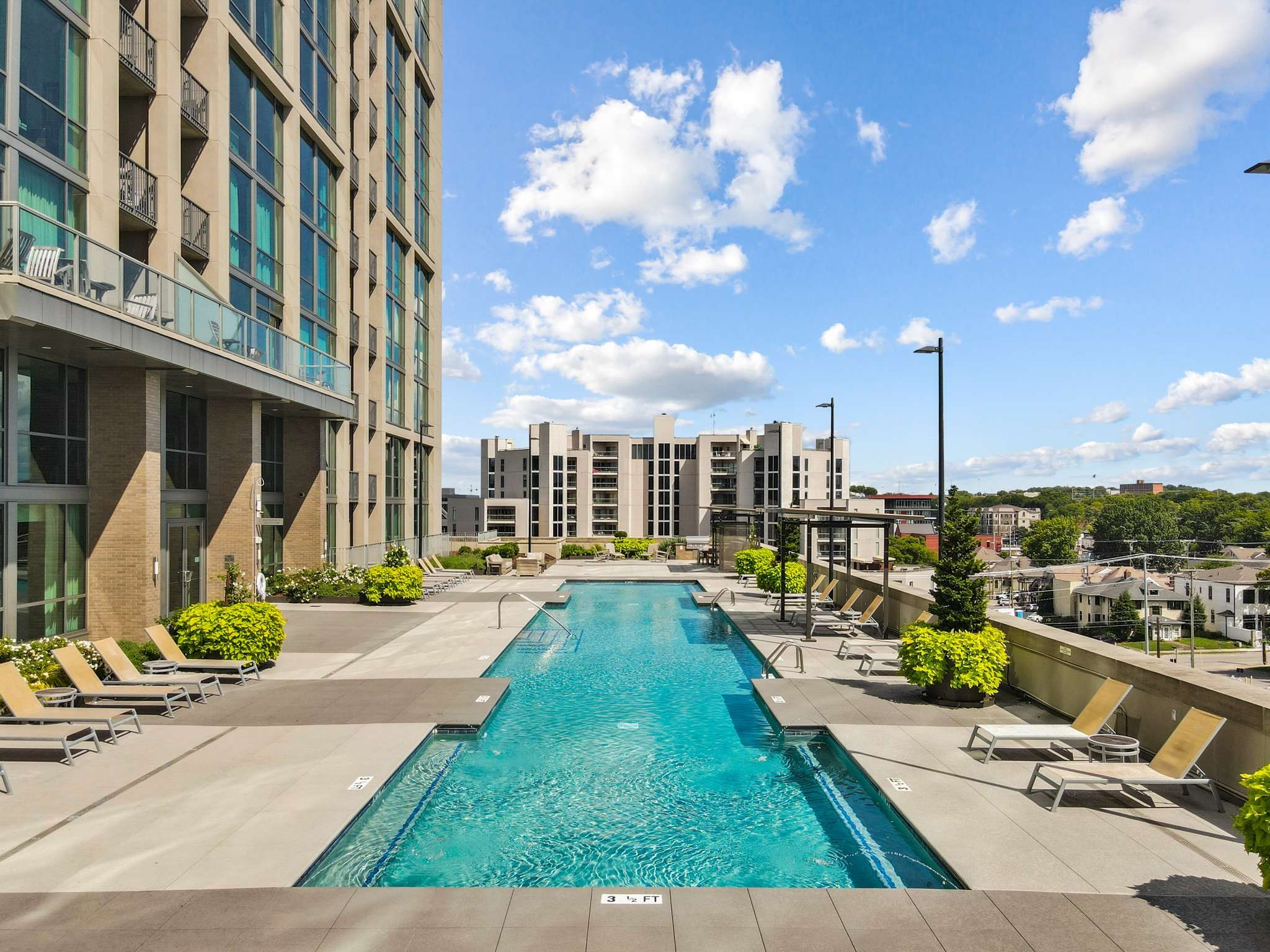 900 20th Ave, S Unit: 1602