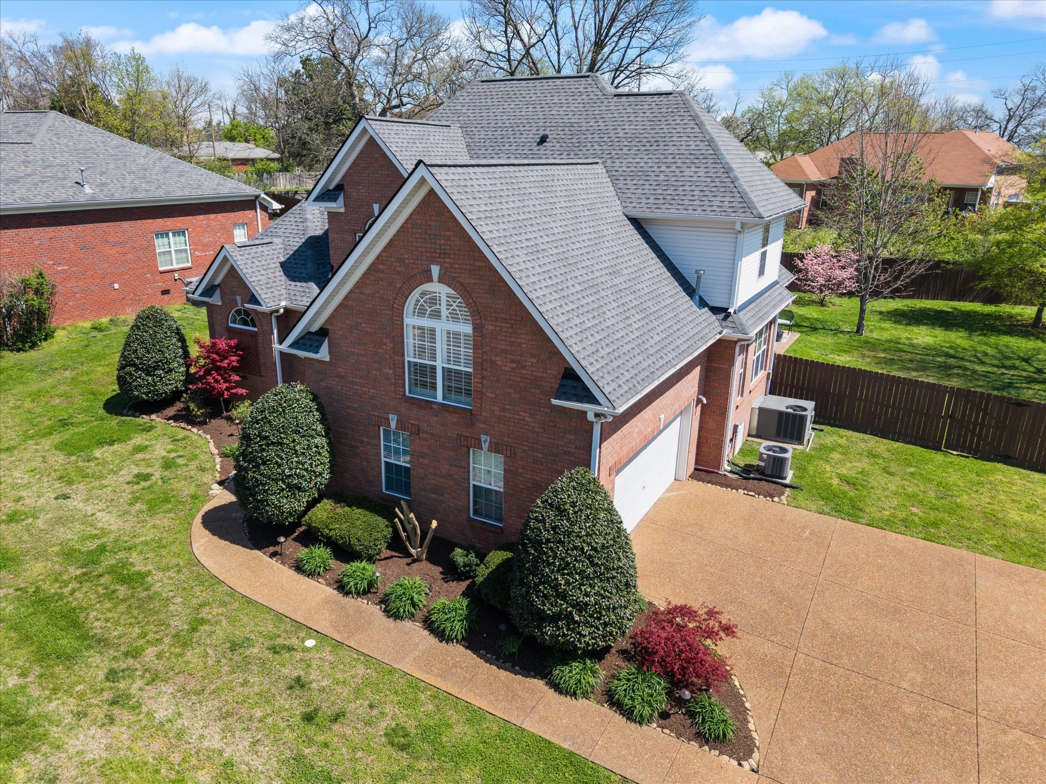 2108 Golden Oak Ln