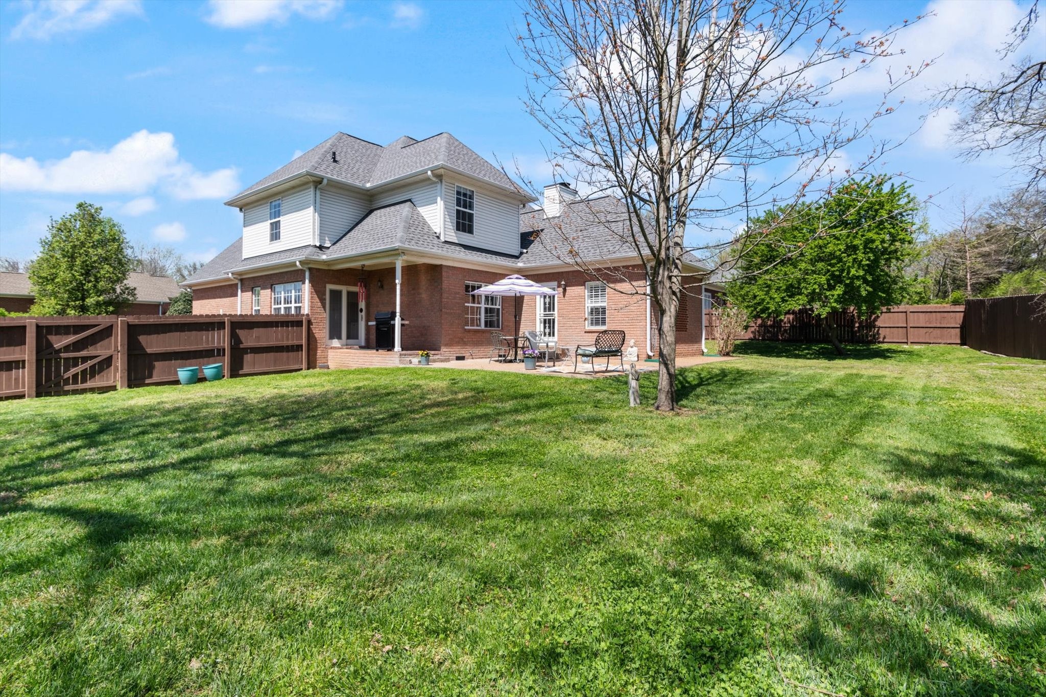 2108 Golden Oak Ln