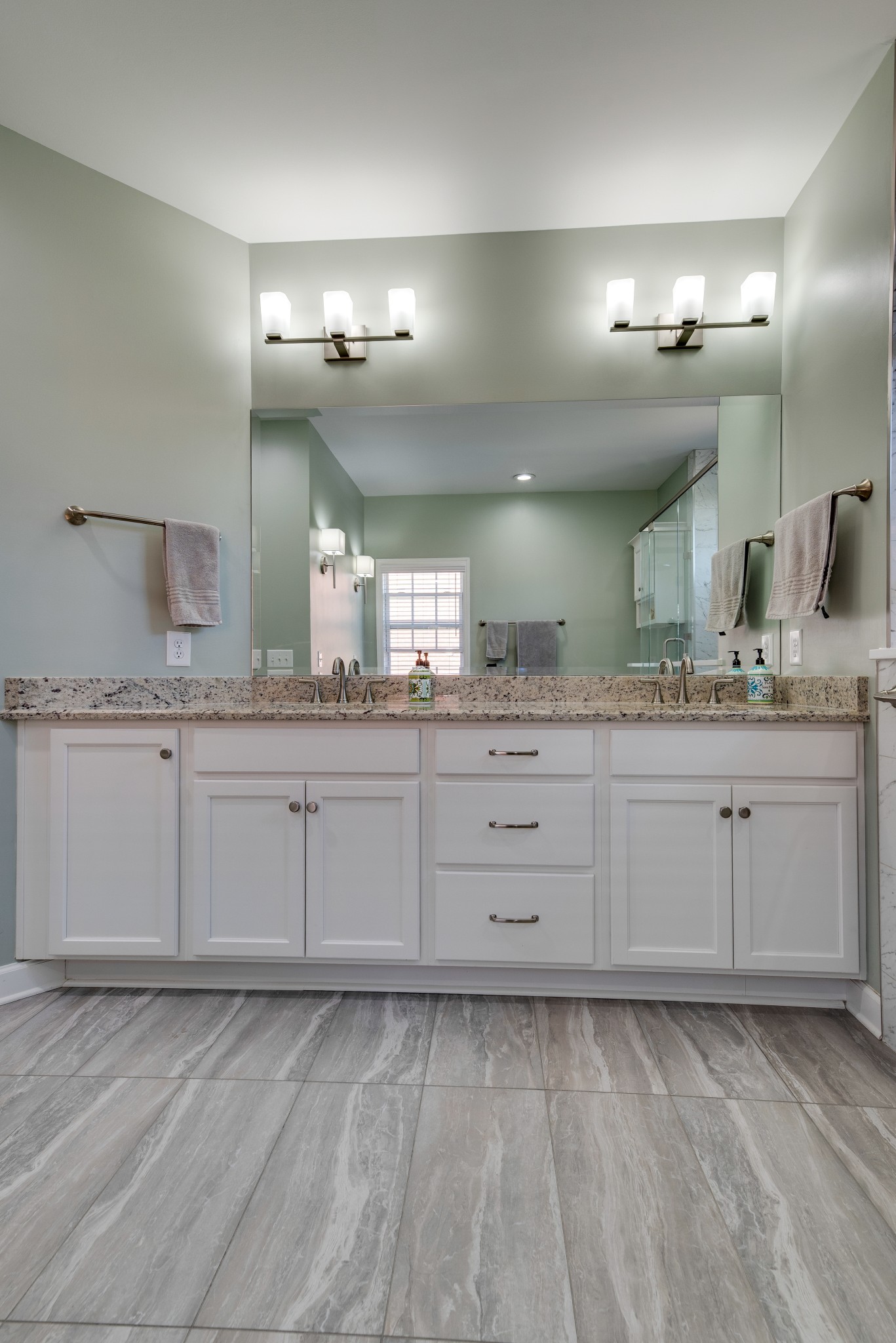 2108 Golden Oak Ln