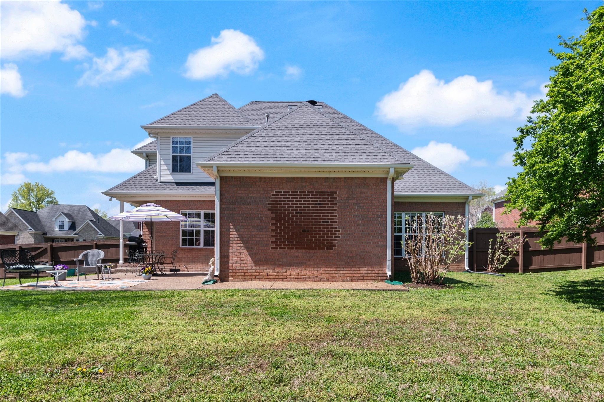 2108 Golden Oak Ln