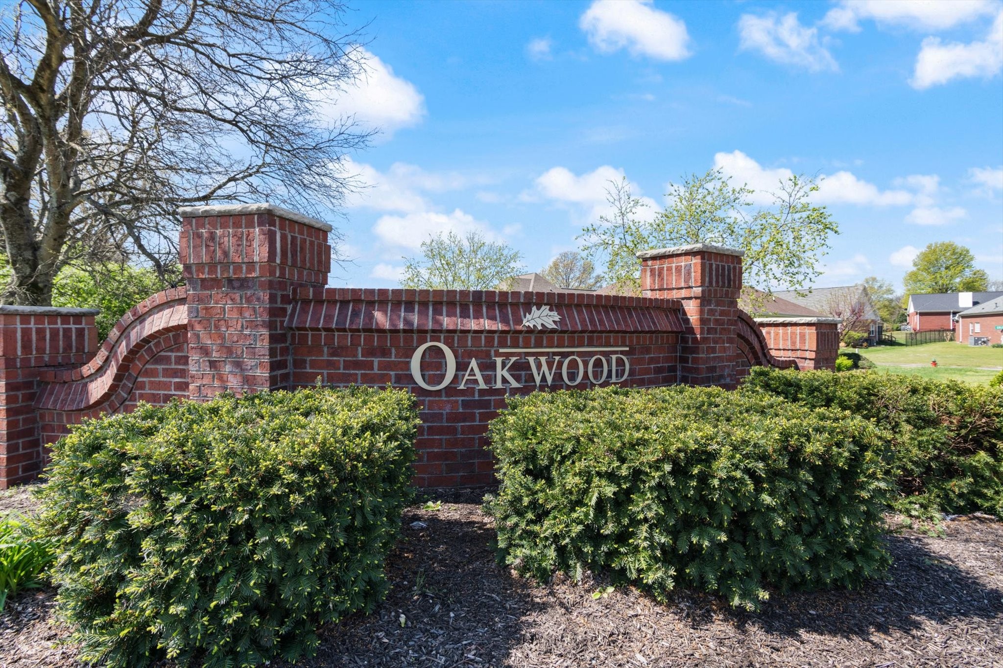 2108 Golden Oak Ln
