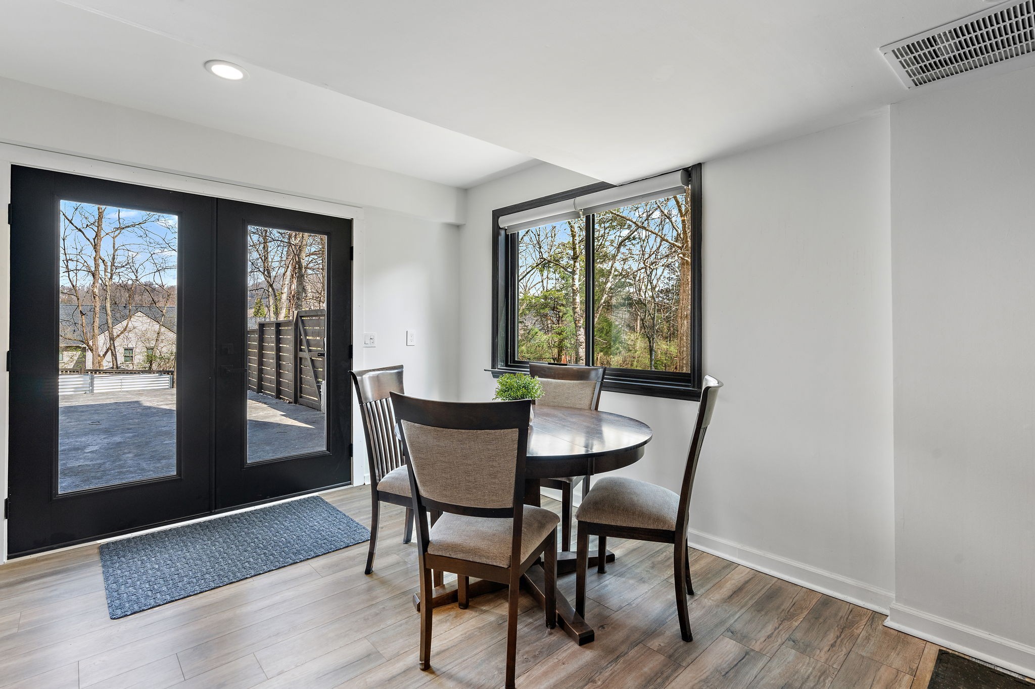 706 Roantree Dr
