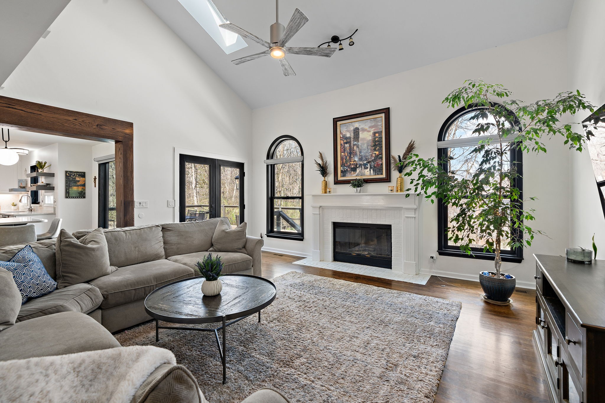 706 Roantree Dr