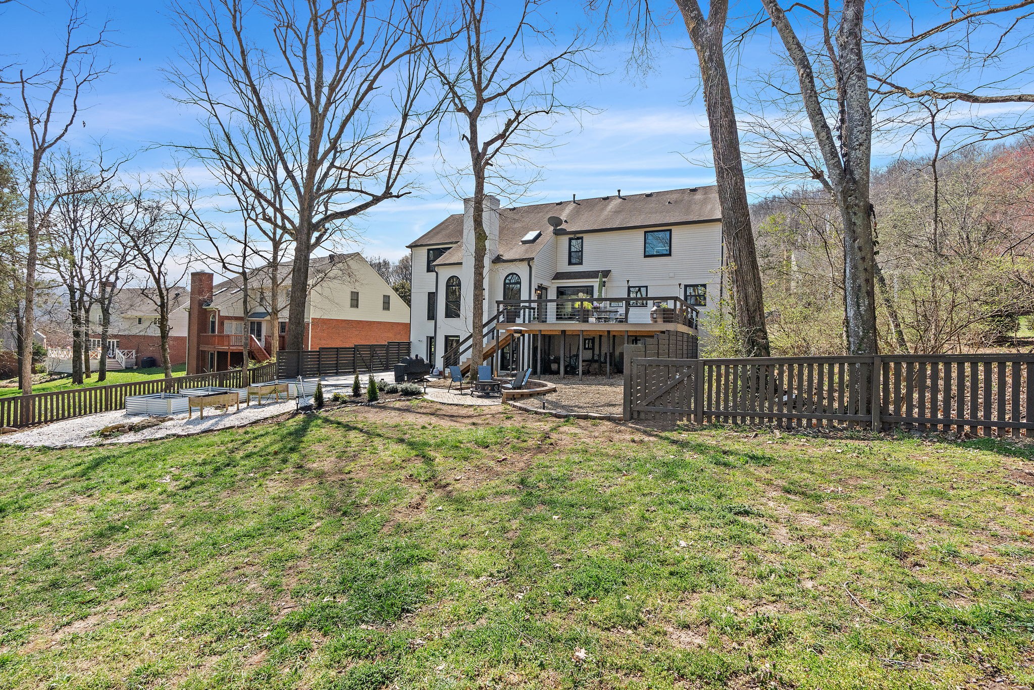 706 Roantree Dr