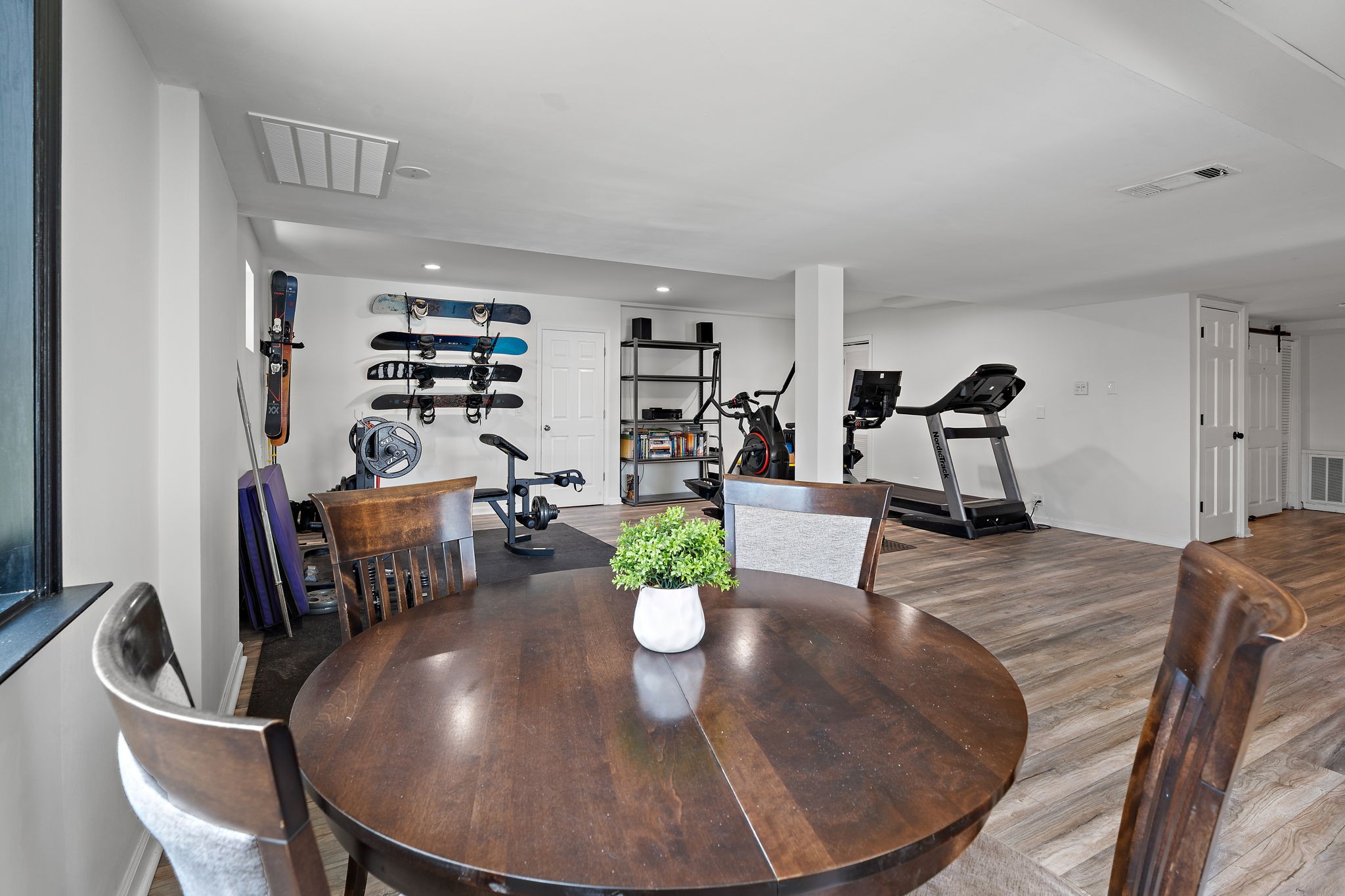 706 Roantree Dr