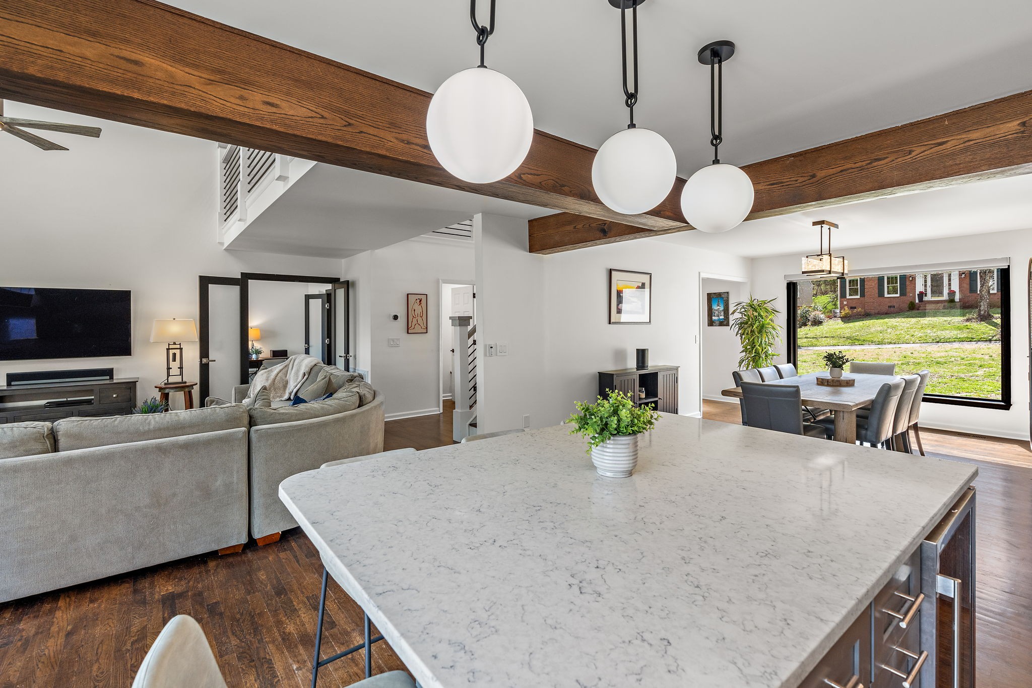 706 Roantree Dr