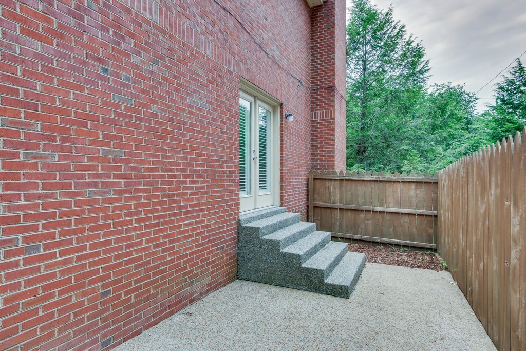 3726 Meadowbrook Ave