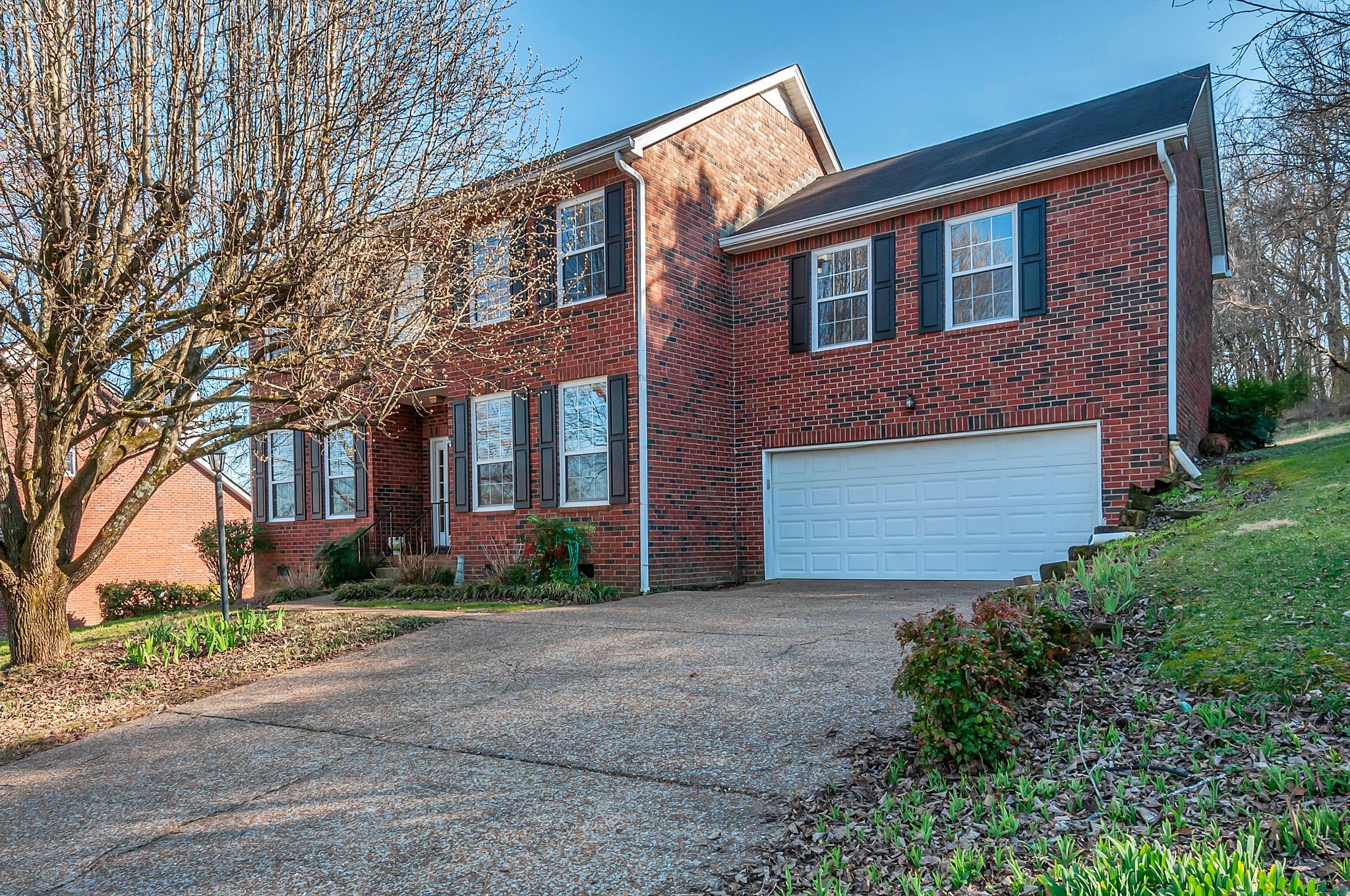 605 Glenridge Close