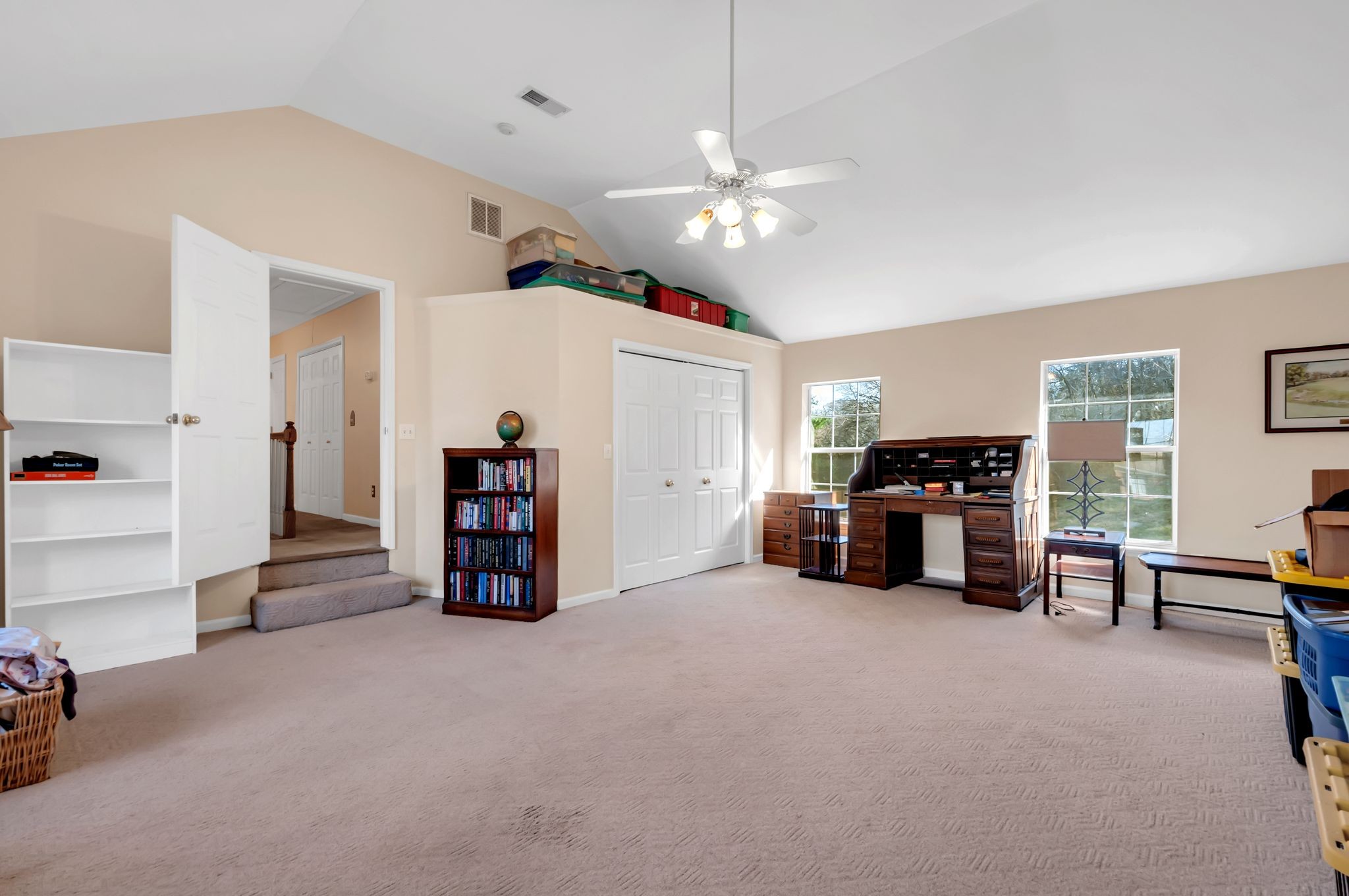 605 Glenridge Close