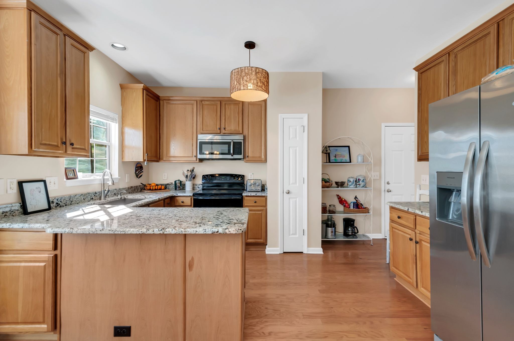 605 Glenridge Close