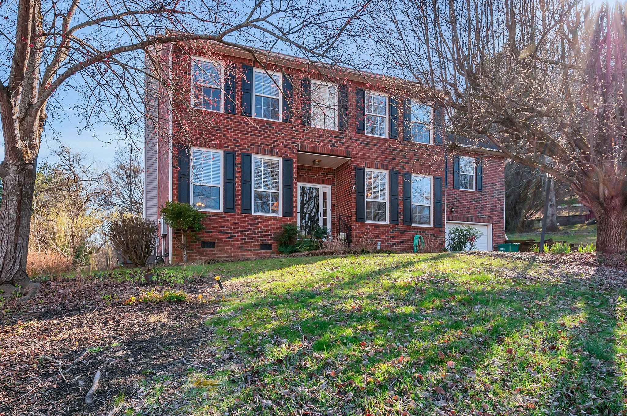 605 Glenridge Close
