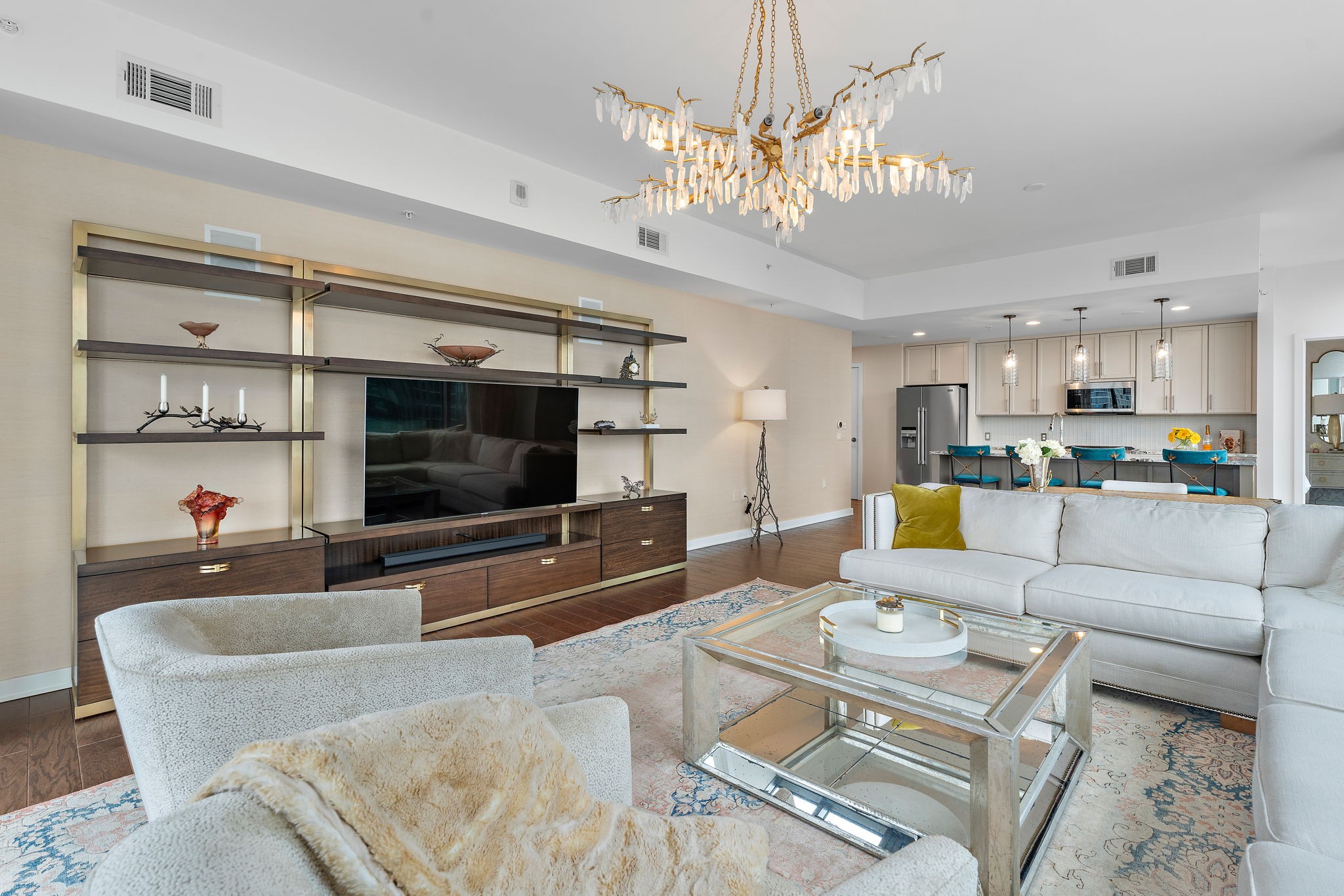 1212 Laurel St Unit: 902