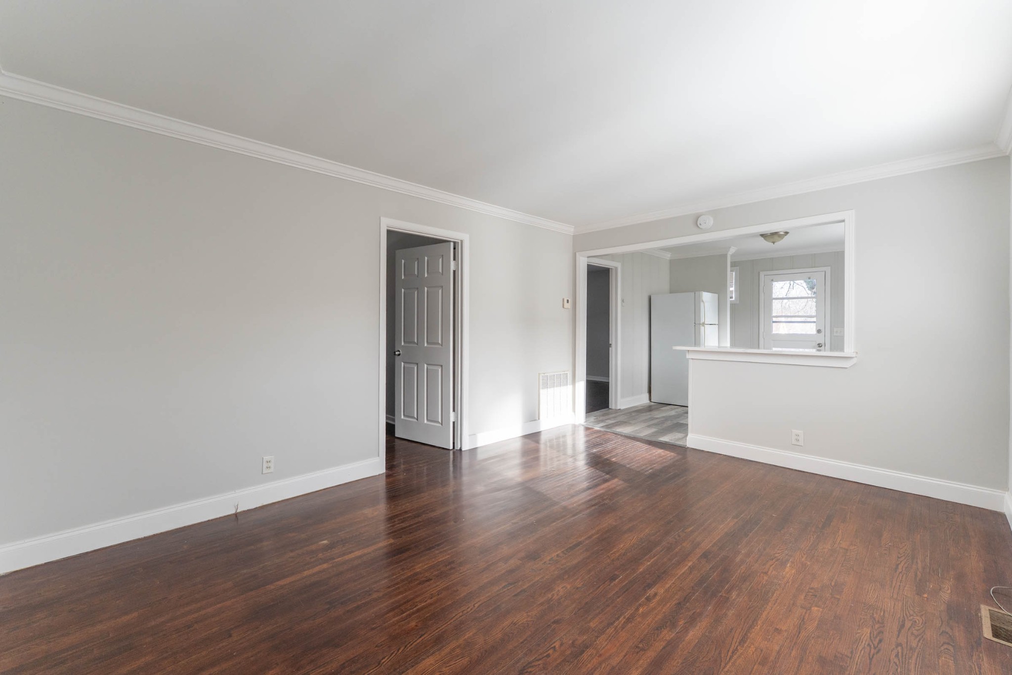 947 Sharpe Ave