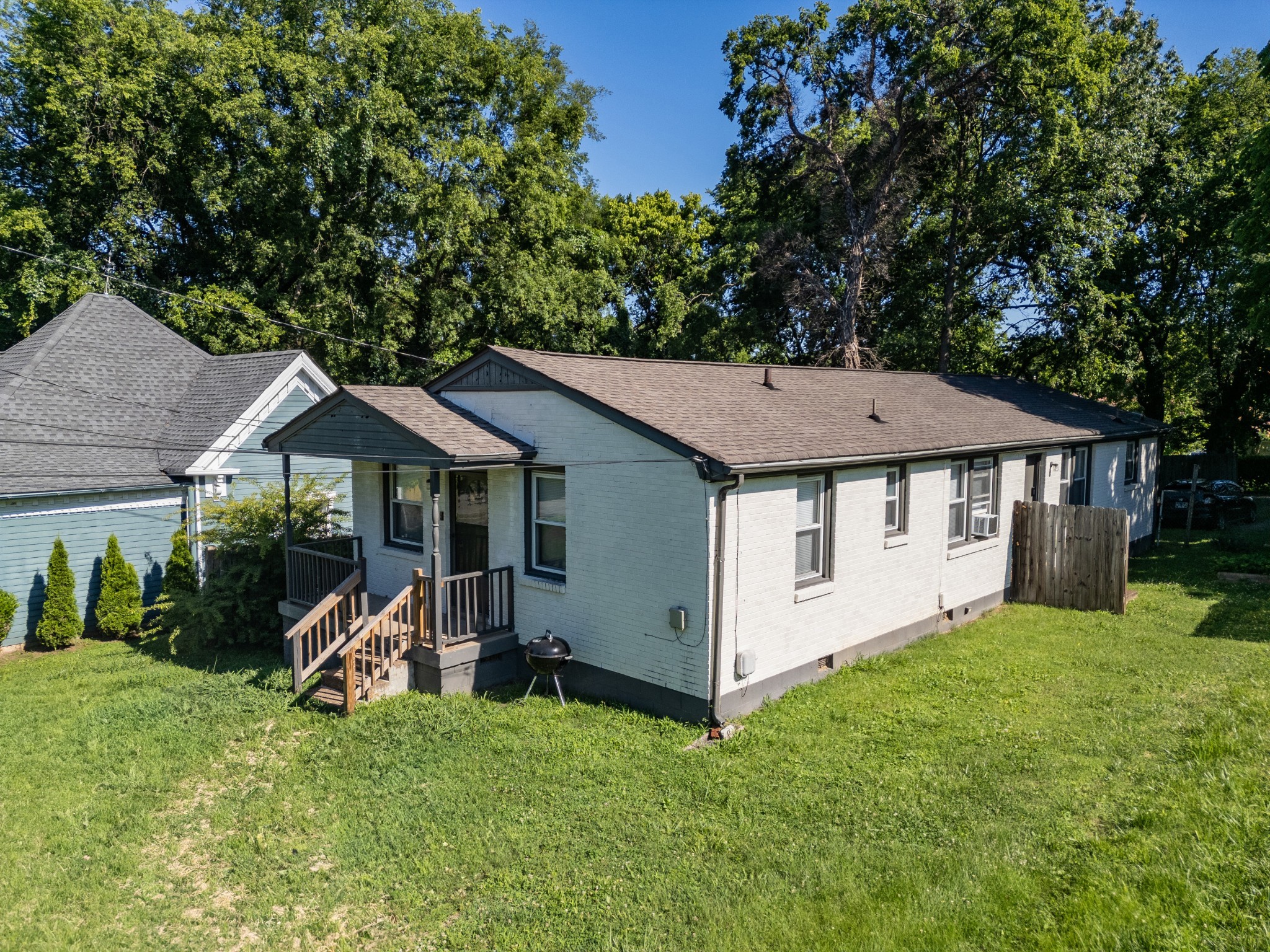 947 Sharpe Ave