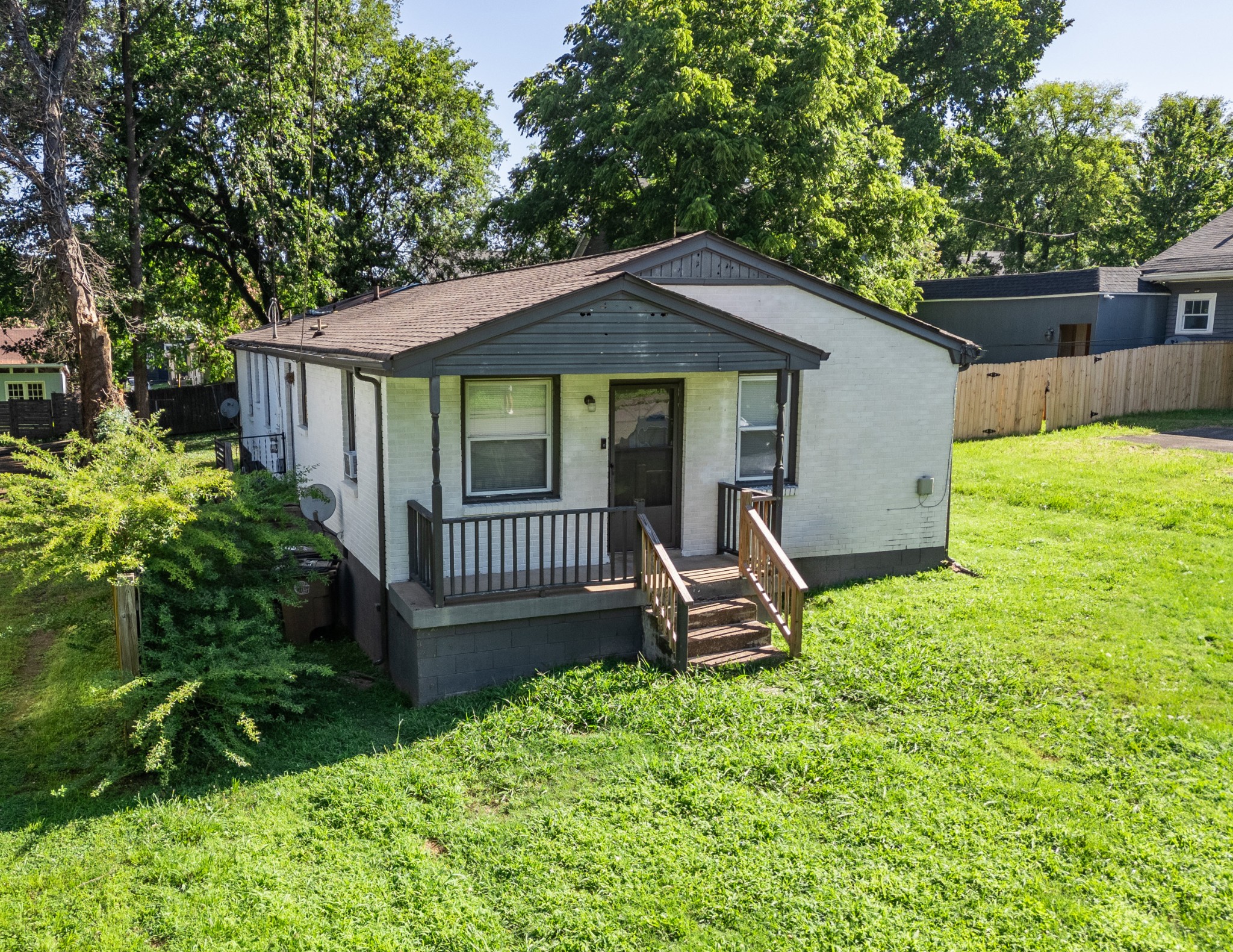 947 Sharpe Ave
