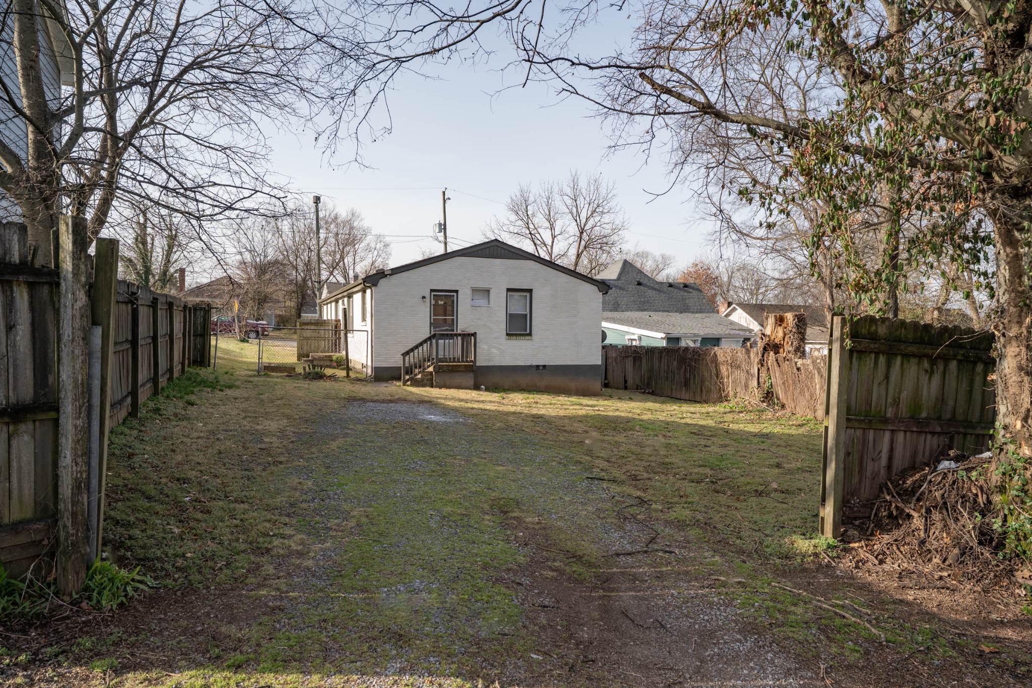 947 Sharpe Ave
