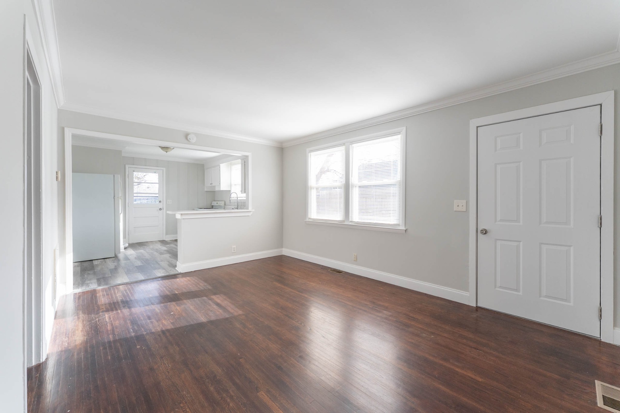 947 Sharpe Ave