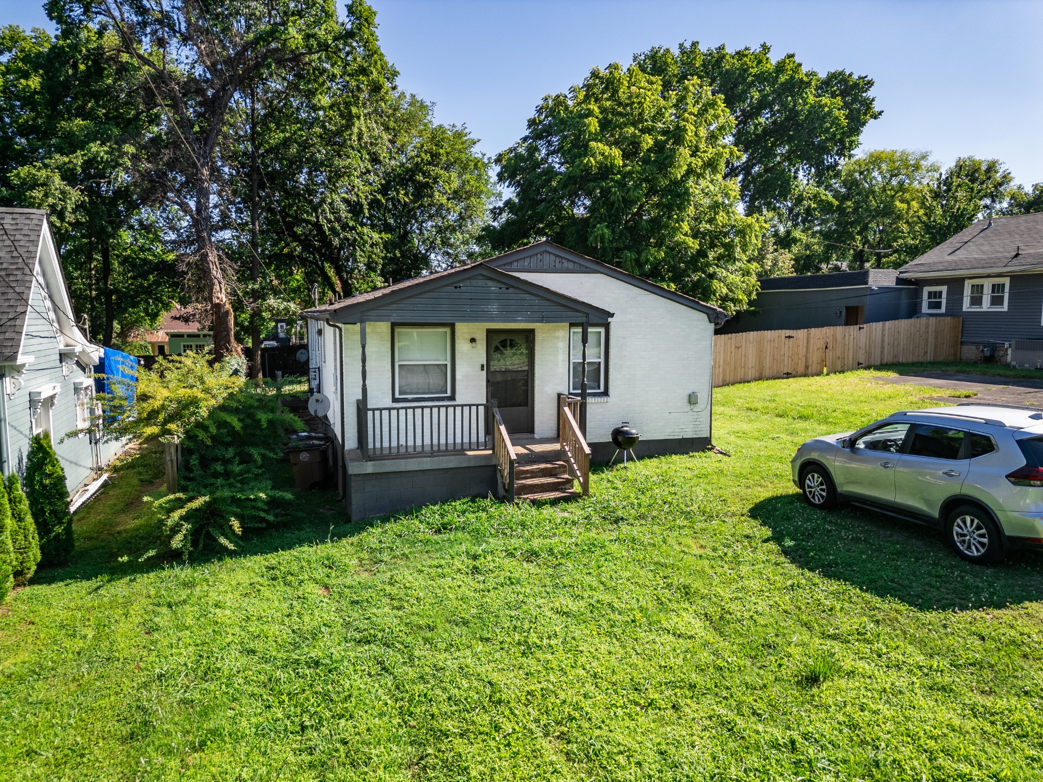 947 Sharpe Ave
