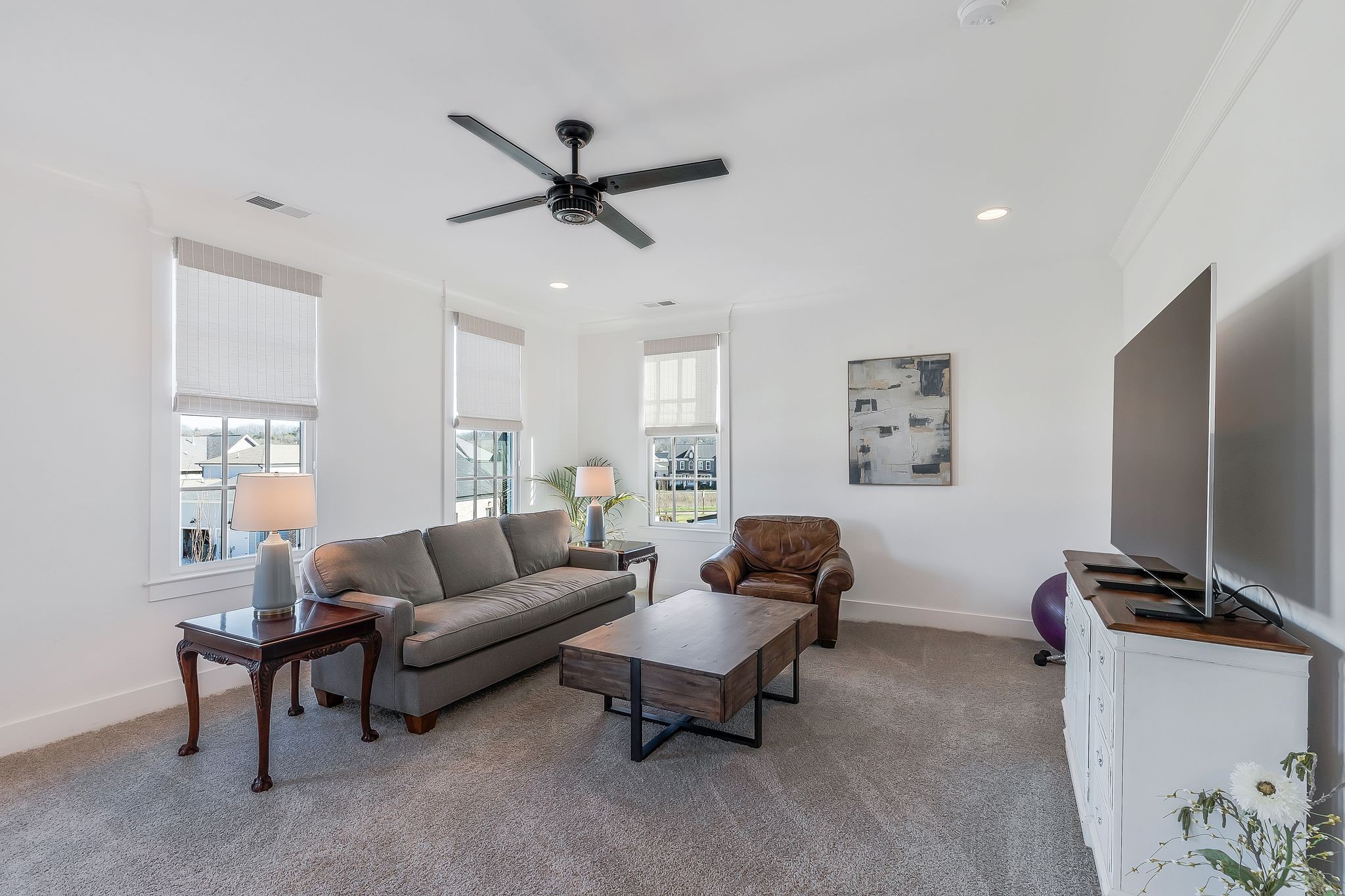 290 Stephens Valley Blvd