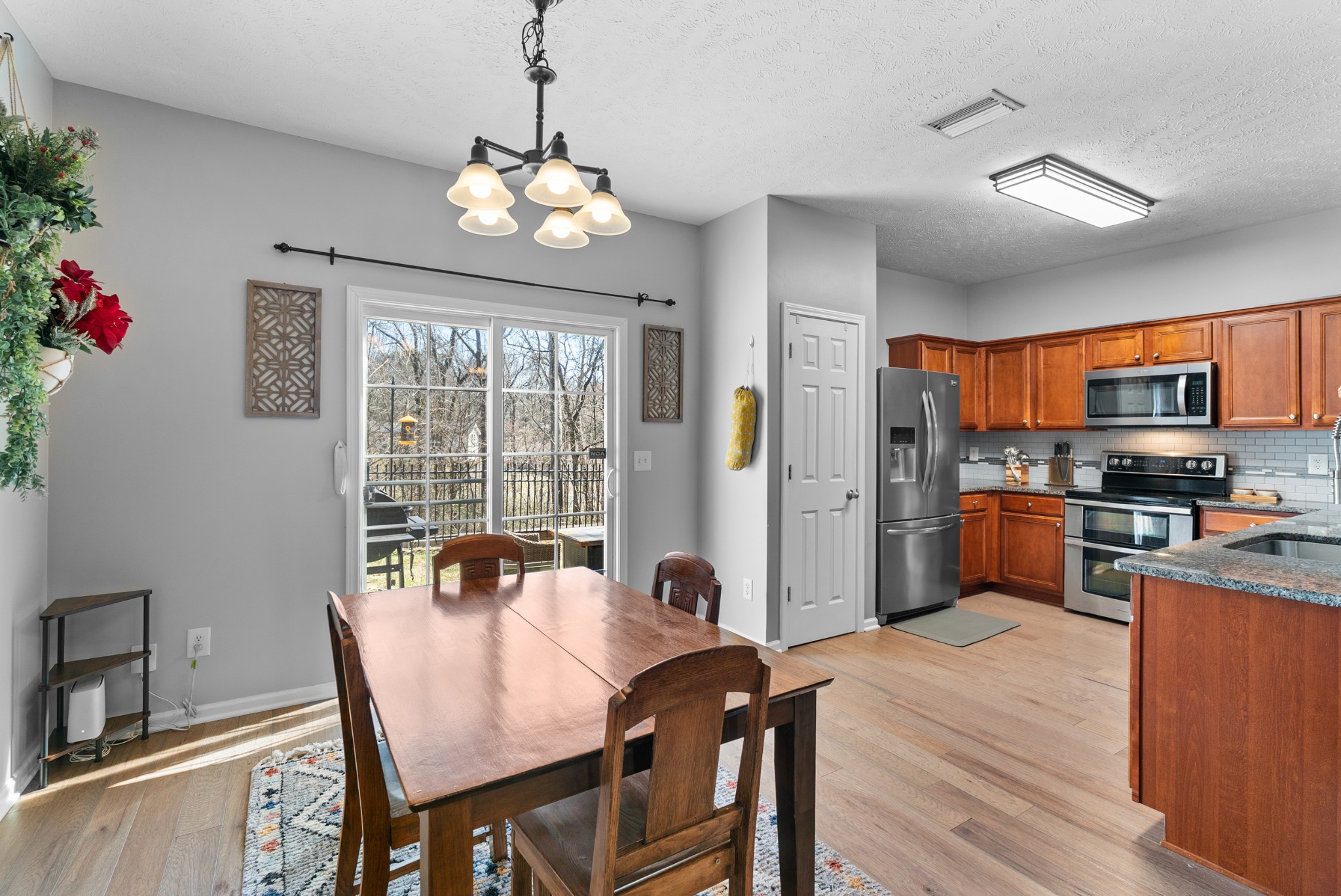 1002 Ashmore Dr