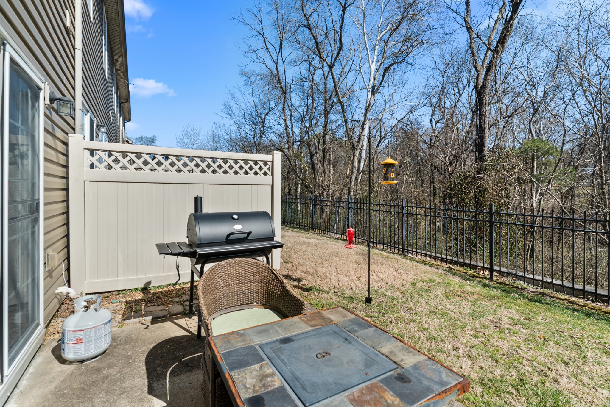 1002 Ashmore Dr