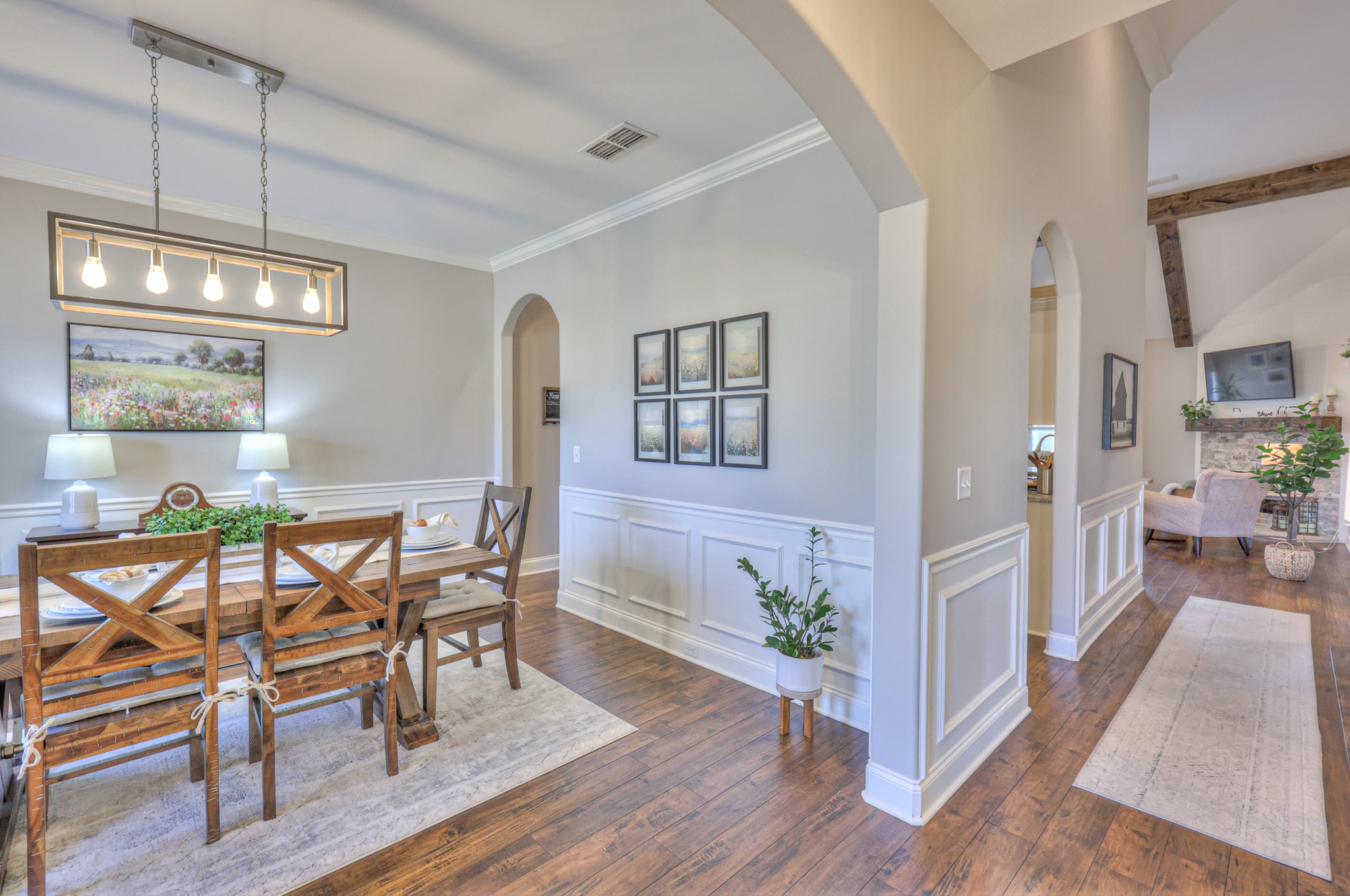 1011 Licinius Ln