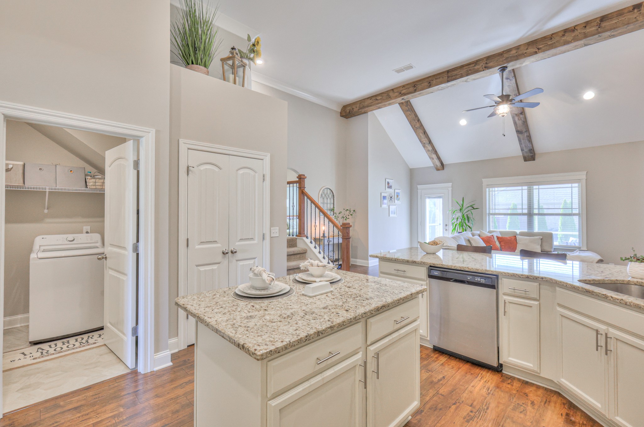 1011 Licinius Ln