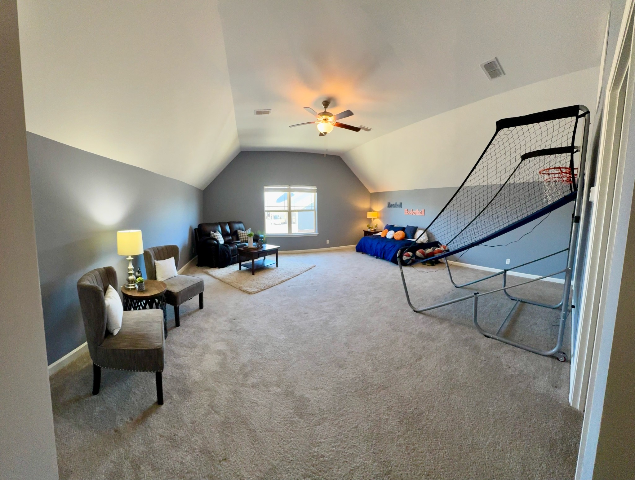 1011 Licinius Ln