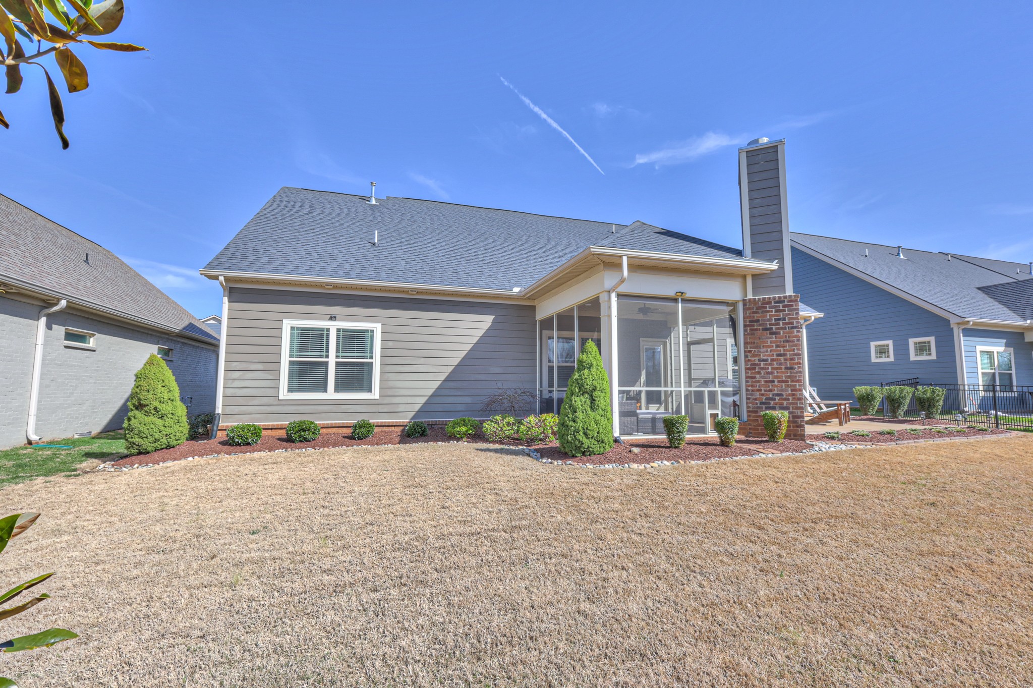 1011 Licinius Ln