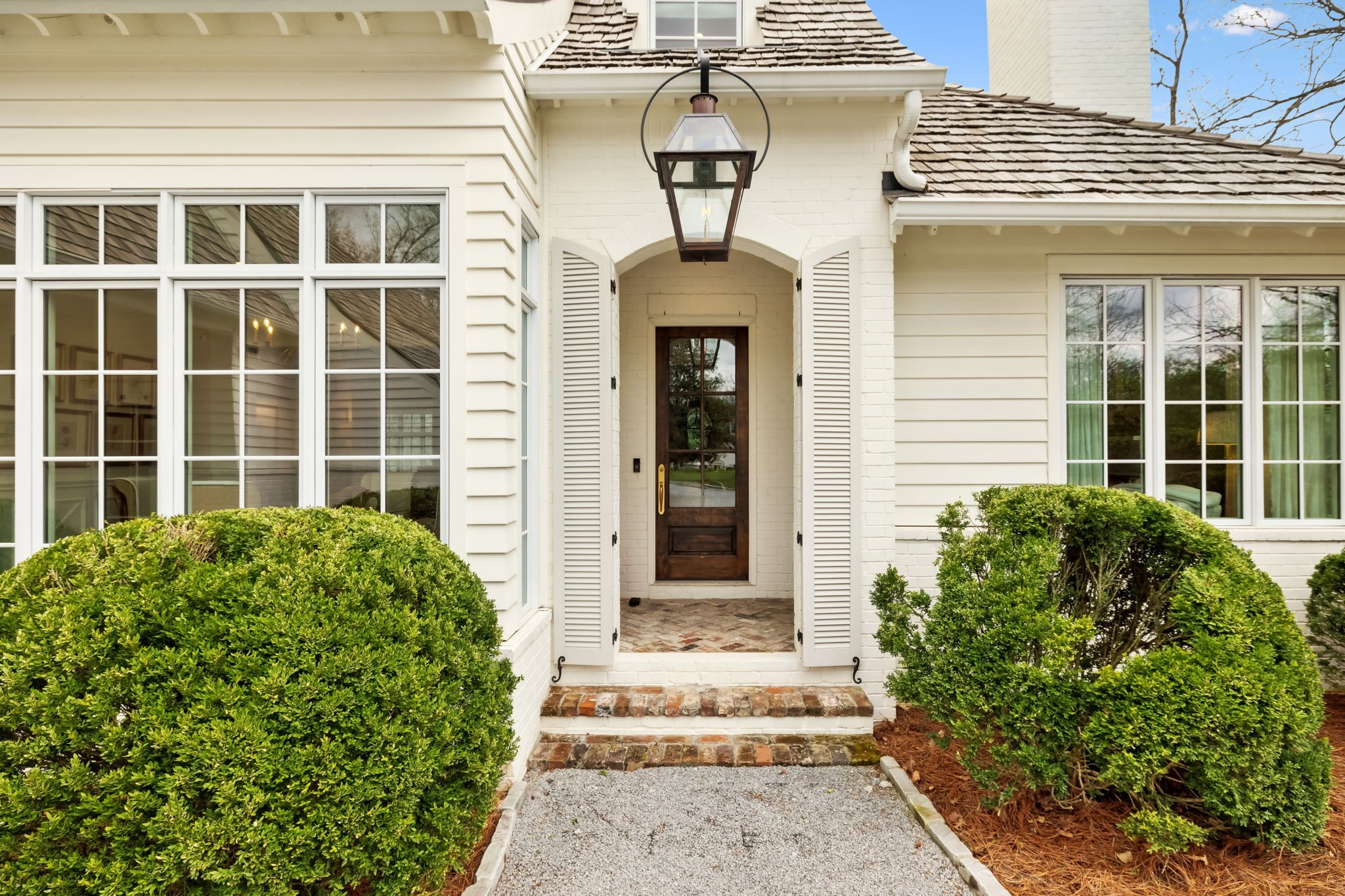 414 Lynnwood Blvd