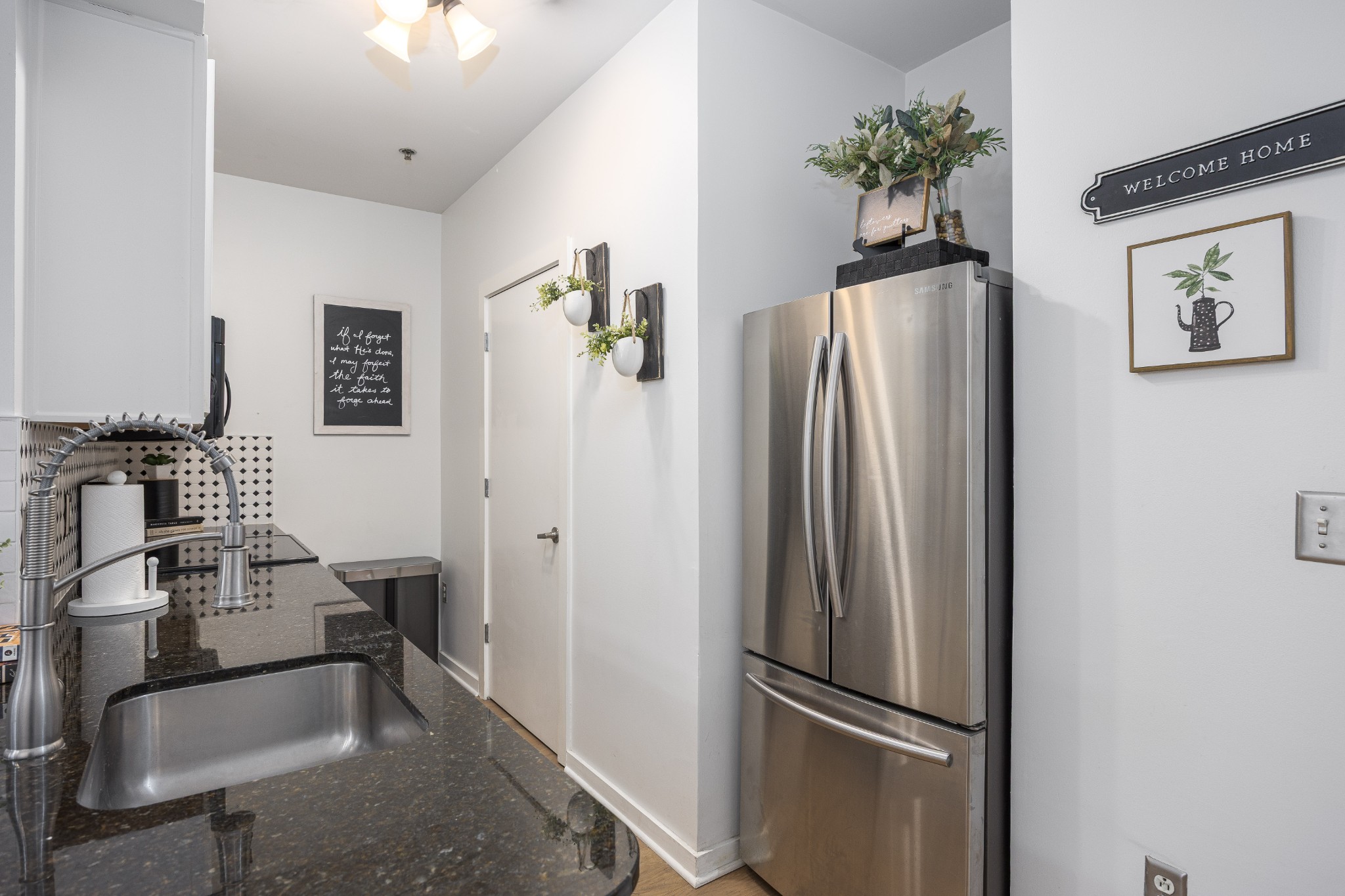 1803 Broadway Unit: 222