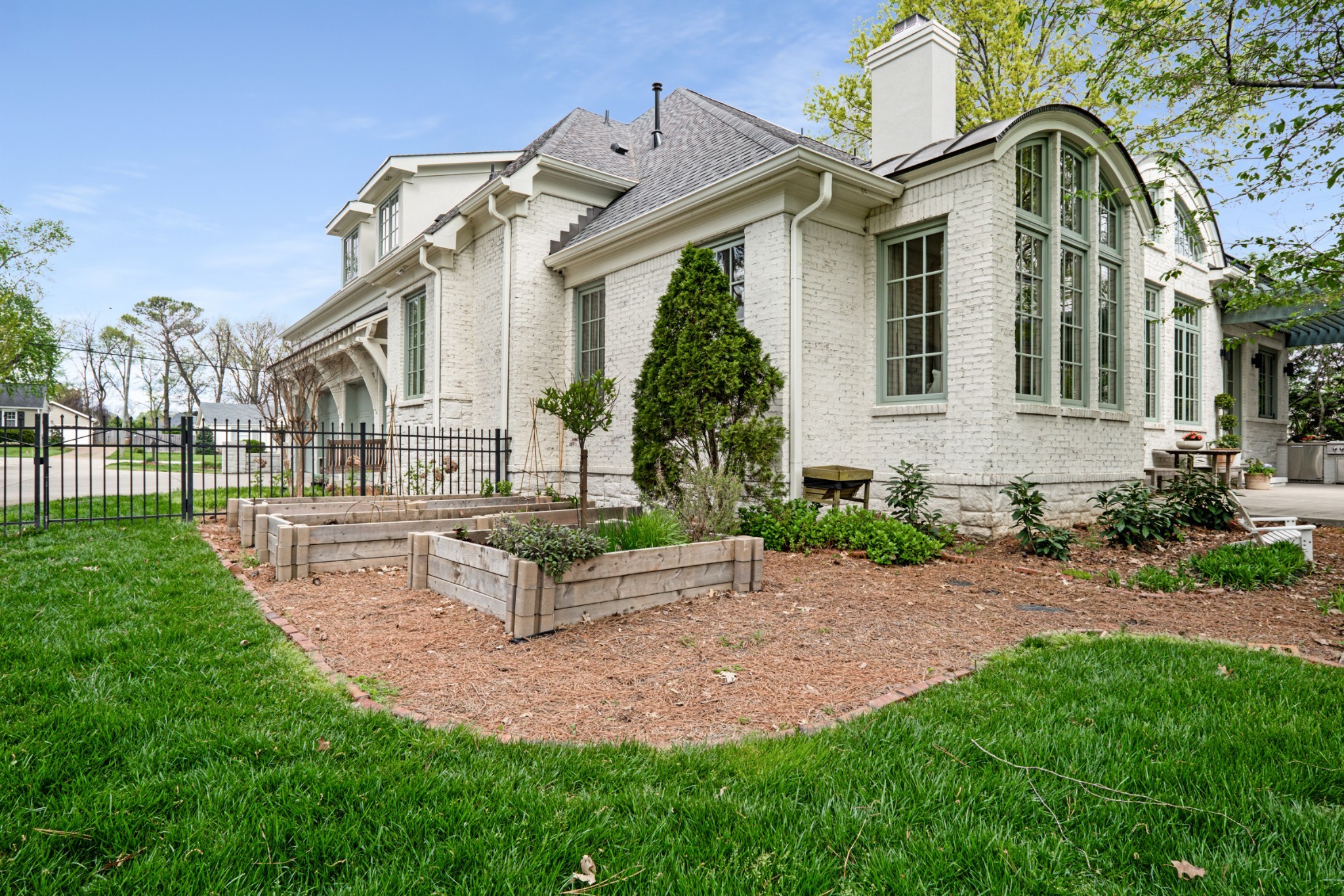 4104 Skyline Dr