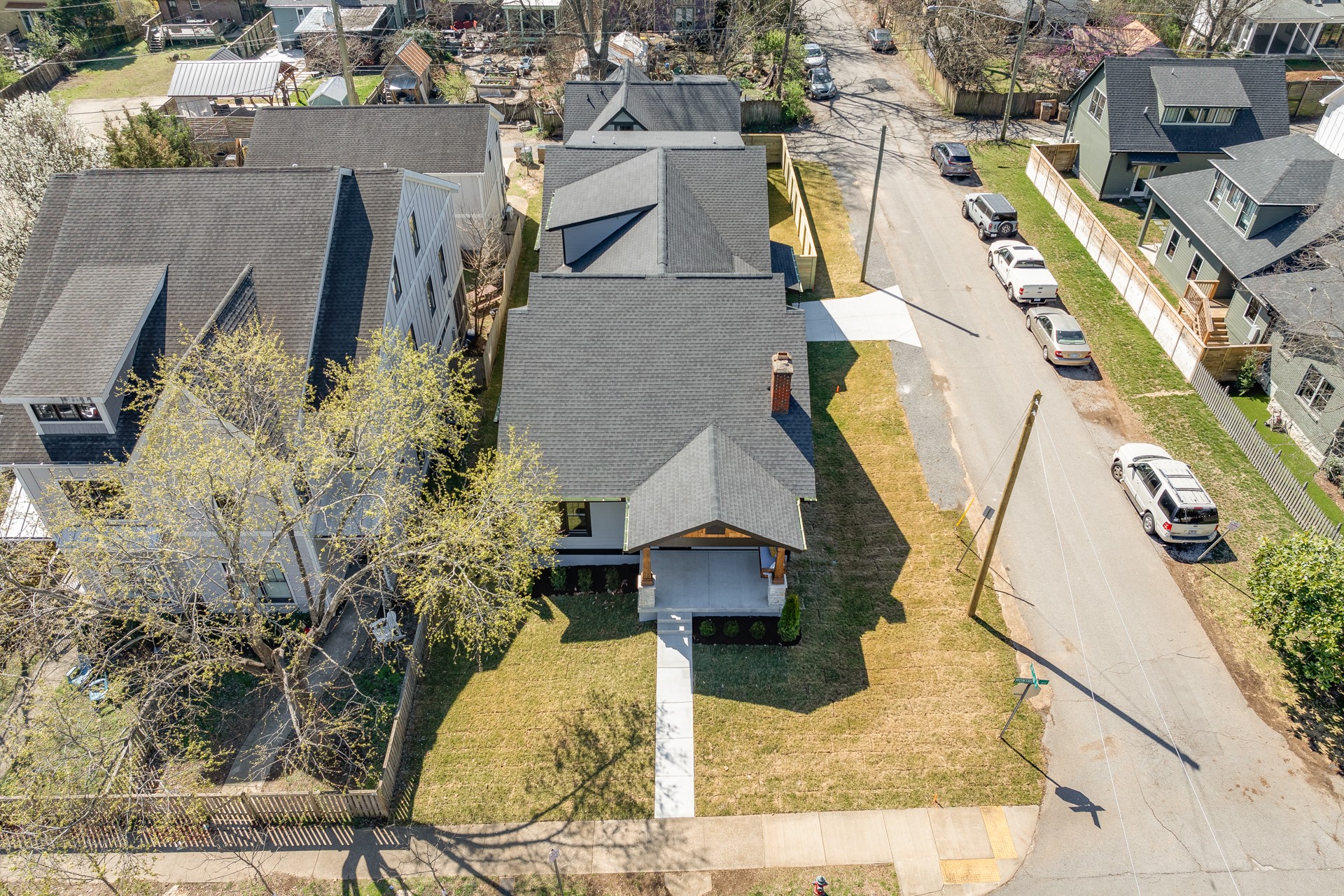 1013 Montrose Ave