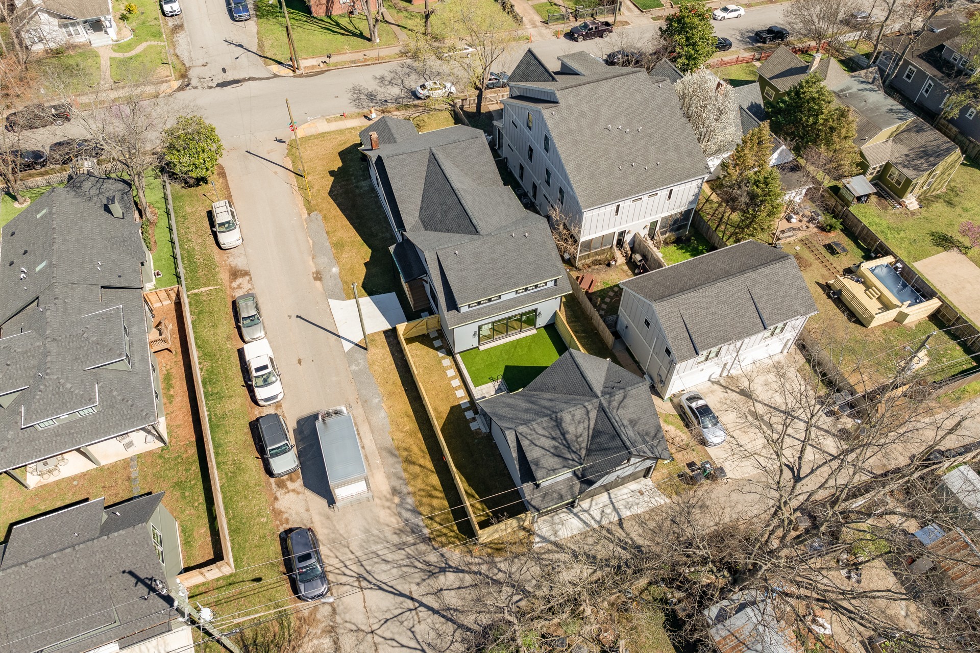 1013 Montrose Ave