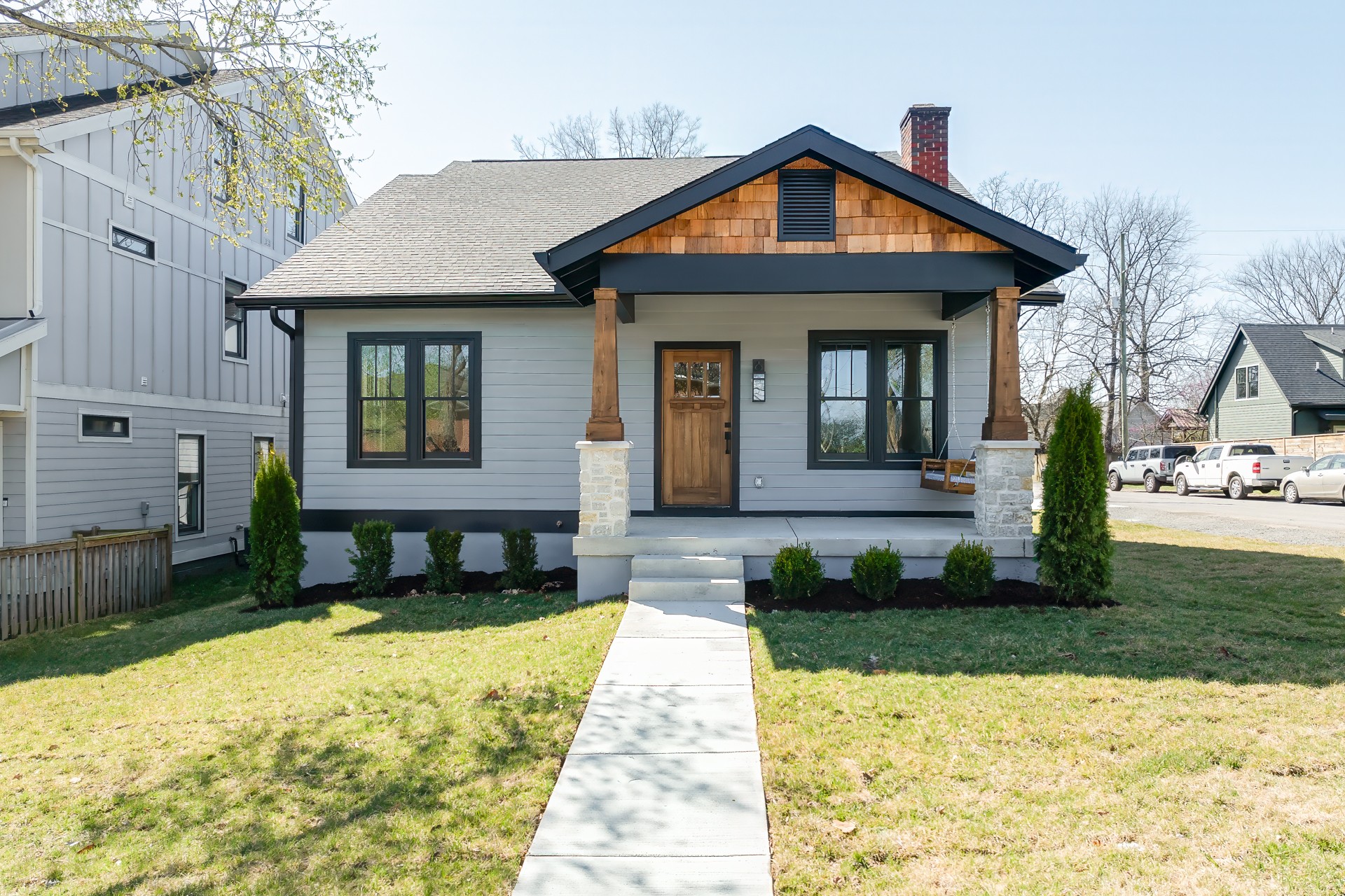 1013 Montrose Ave