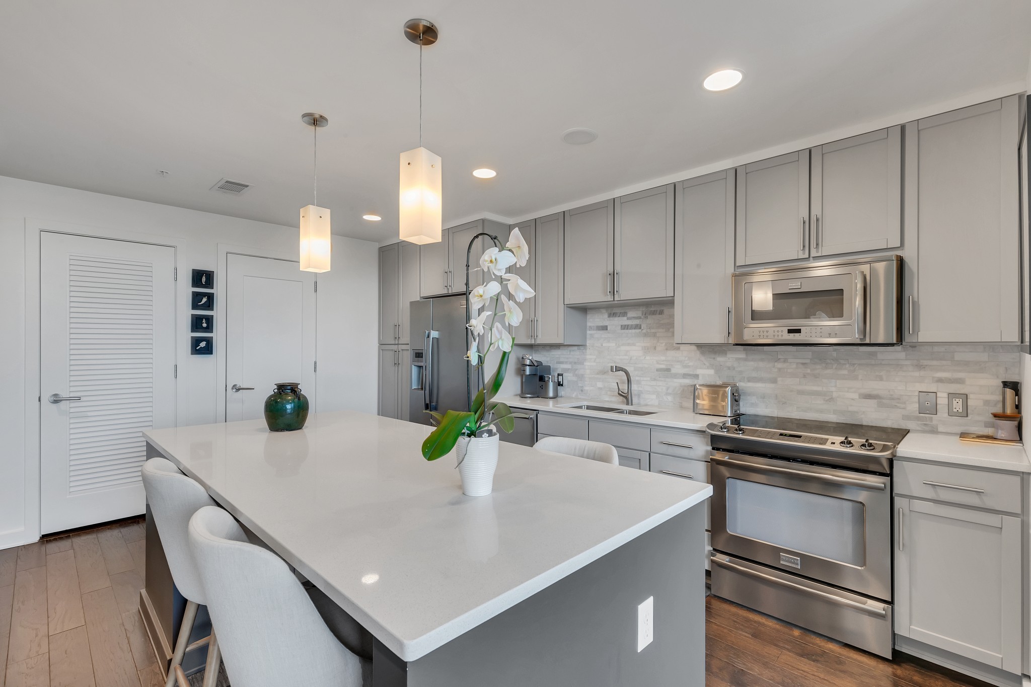 1212 Laurel St Unit: 205