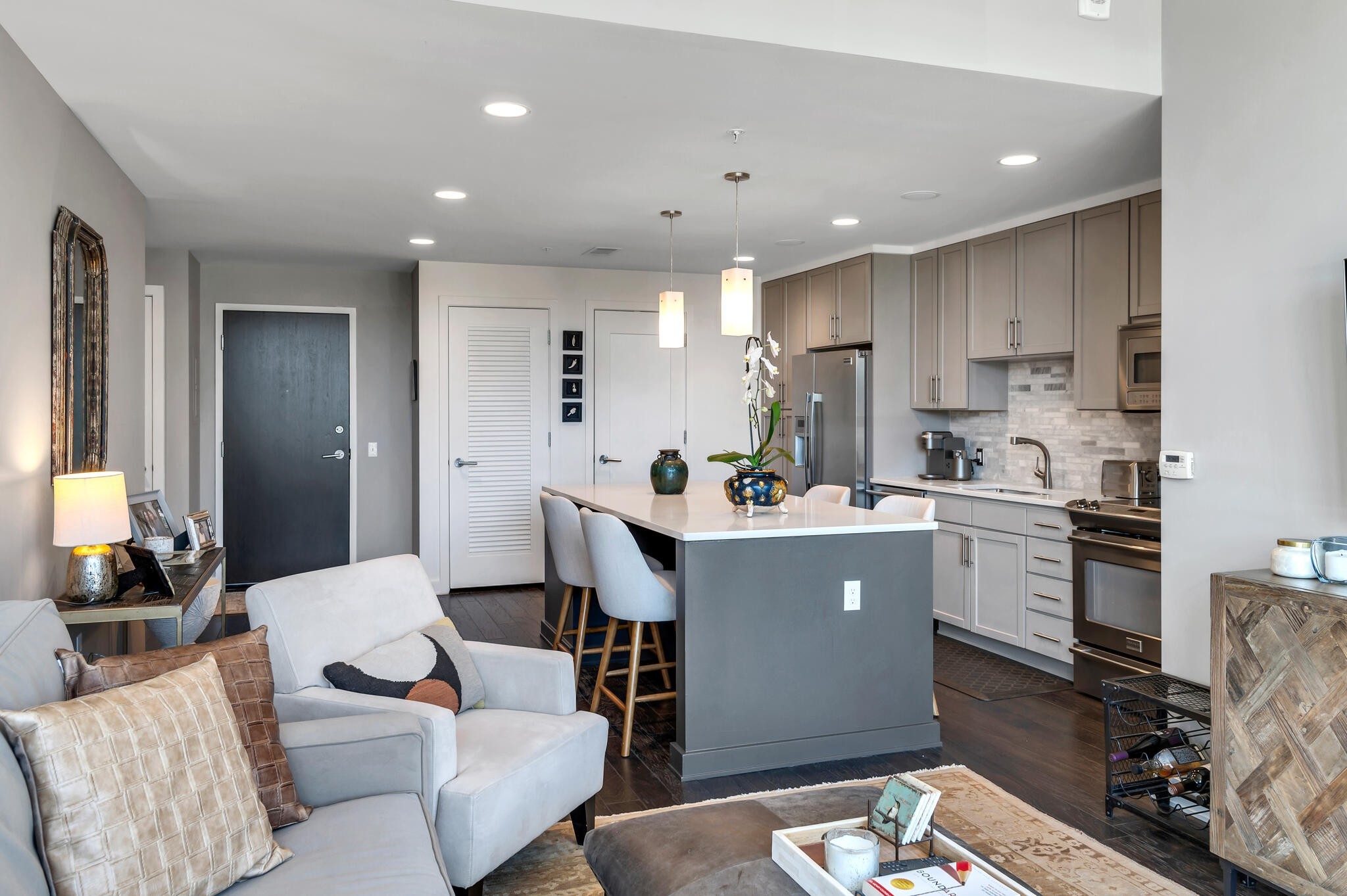 1212 Laurel St Unit: 205