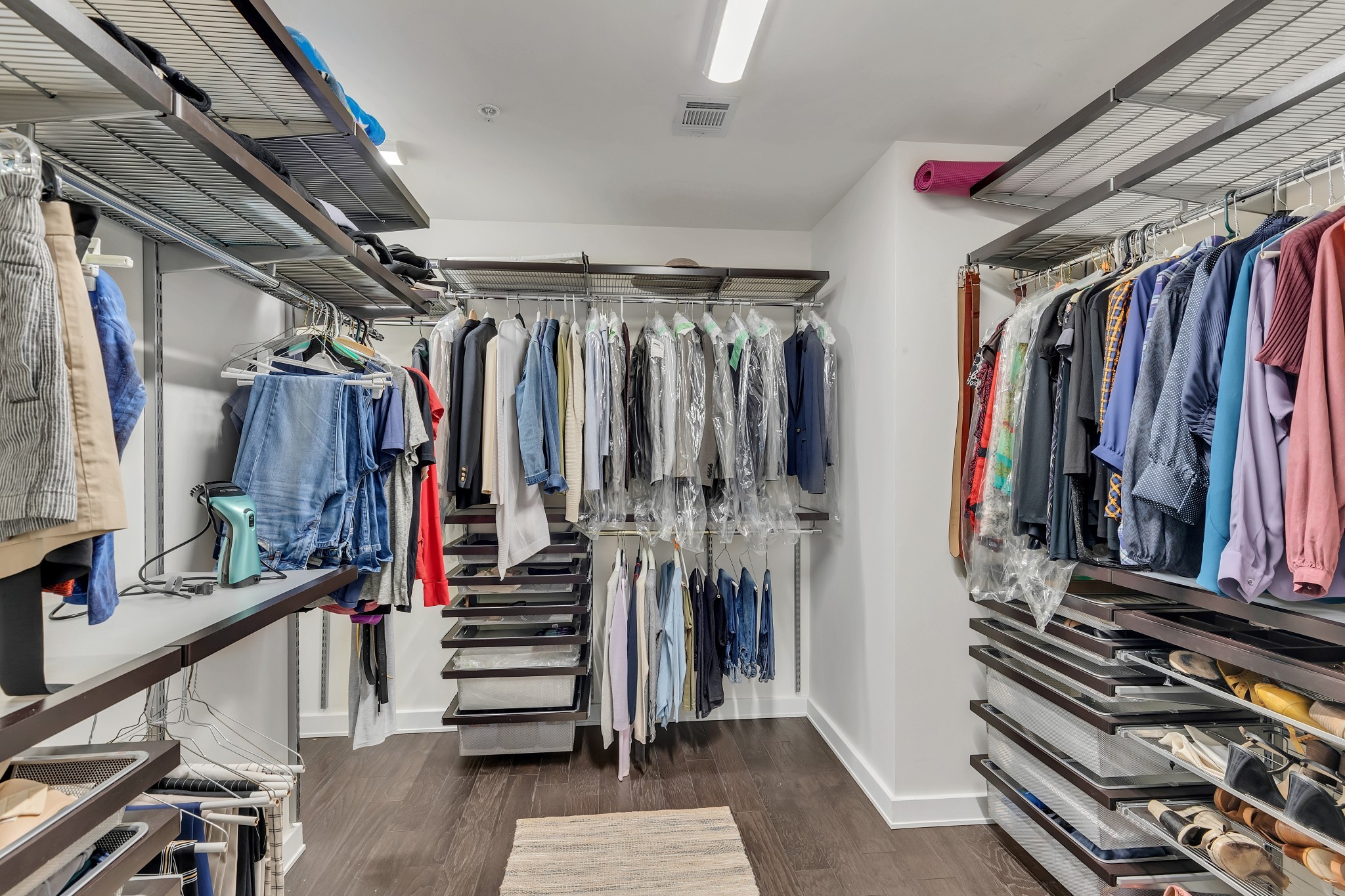 1212 Laurel St Unit: 205