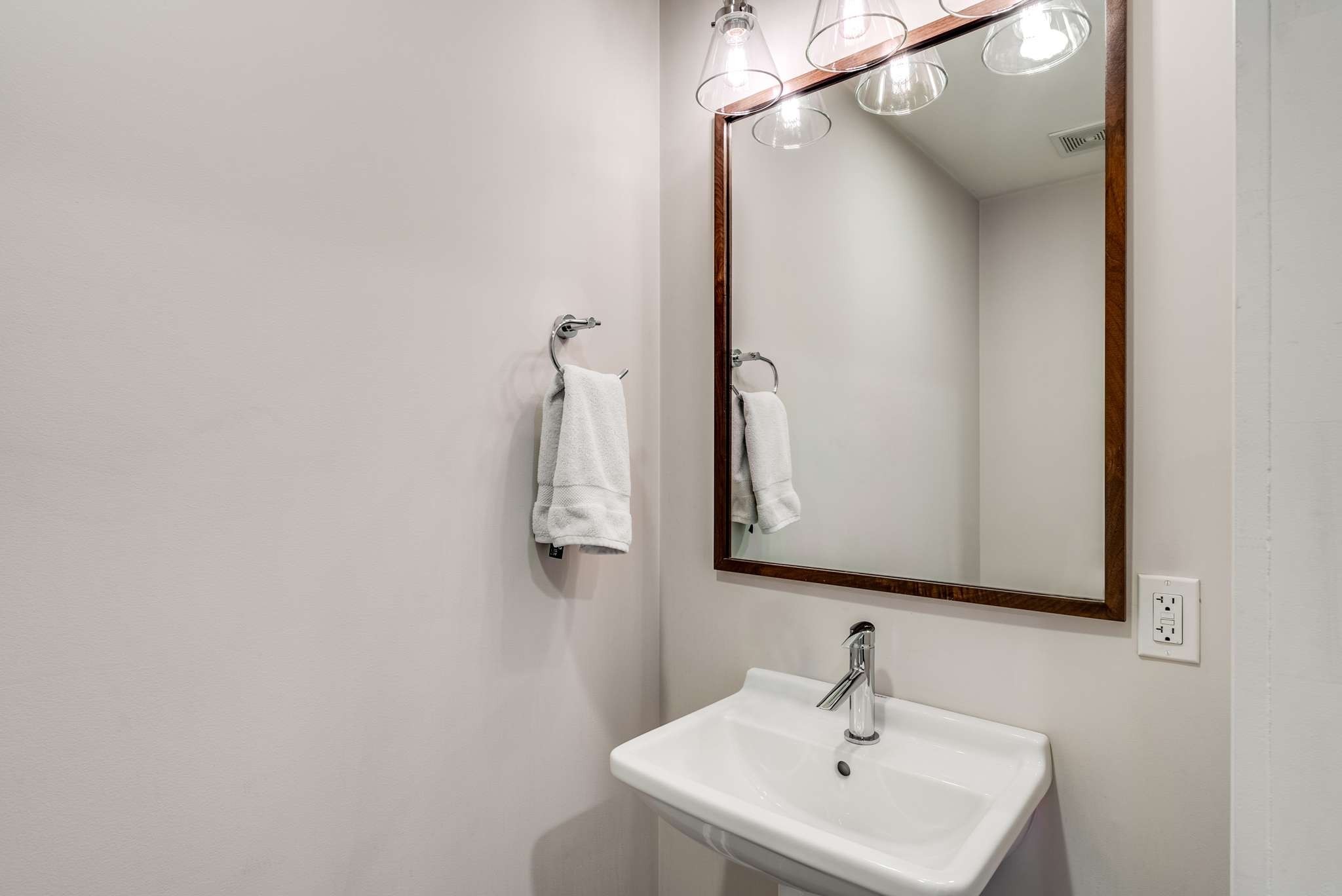 1212 Laurel St Unit: 602