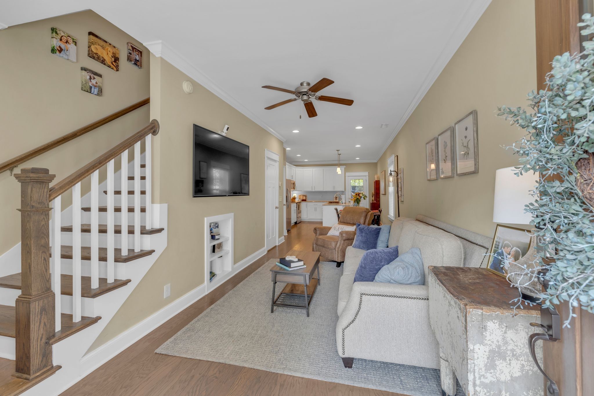 1019 N Maple St Unit: 2E