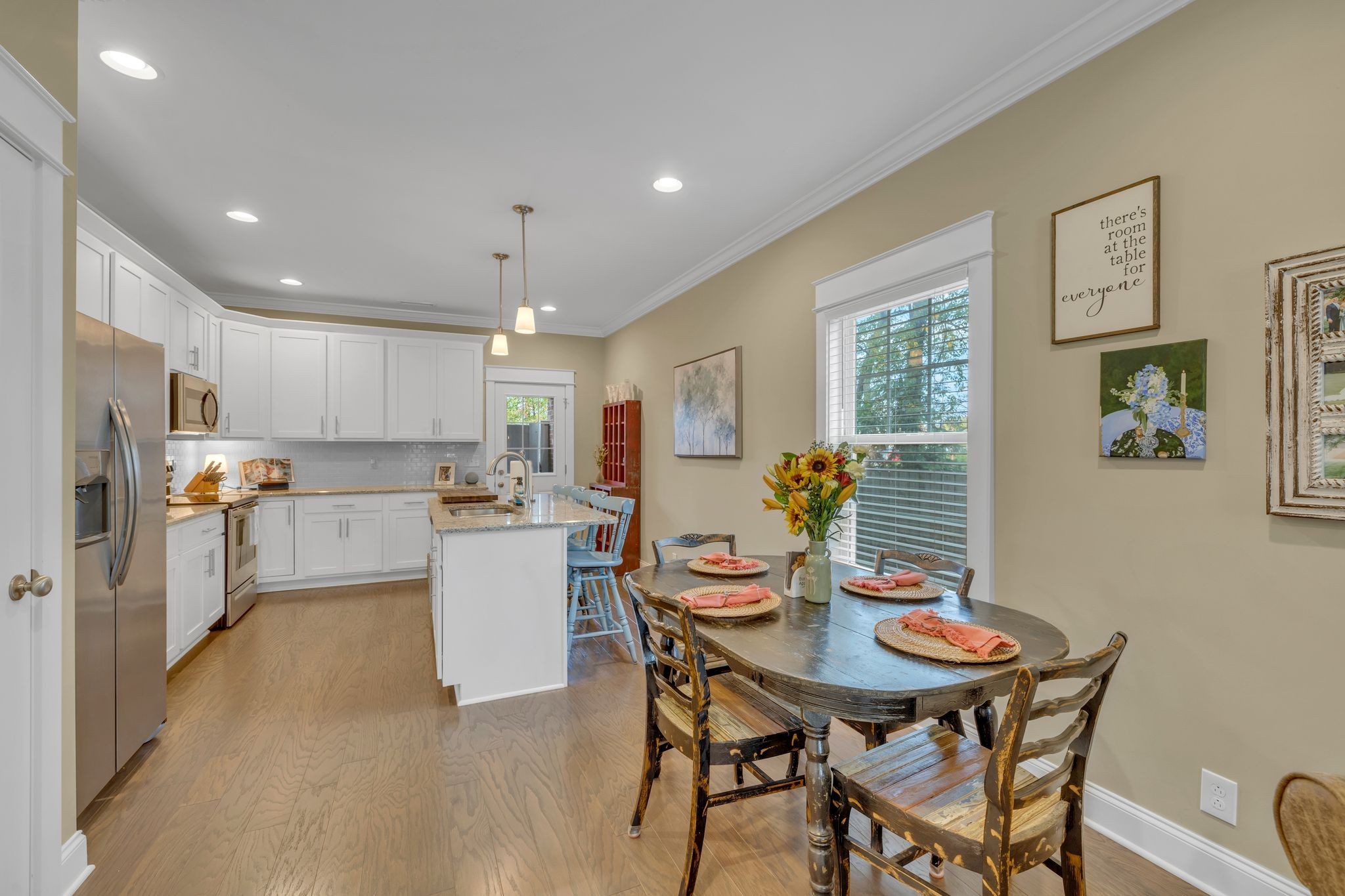 1019 N Maple St Unit: 2E