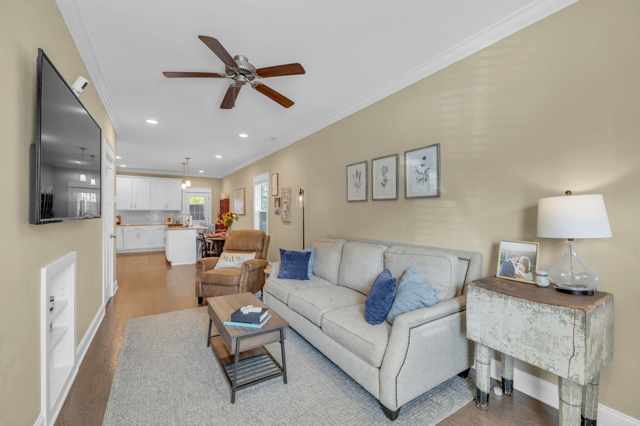 1019 N Maple St Unit: 2E
