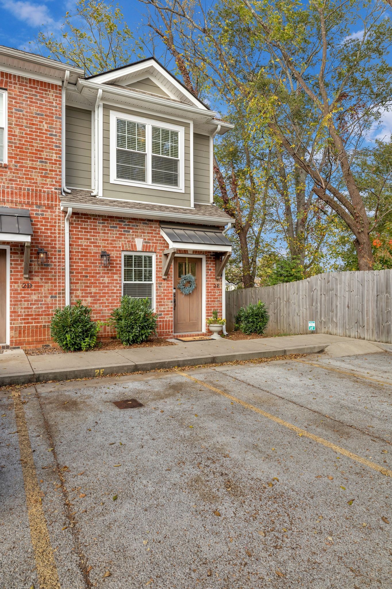 1019 N Maple St Unit: 2E