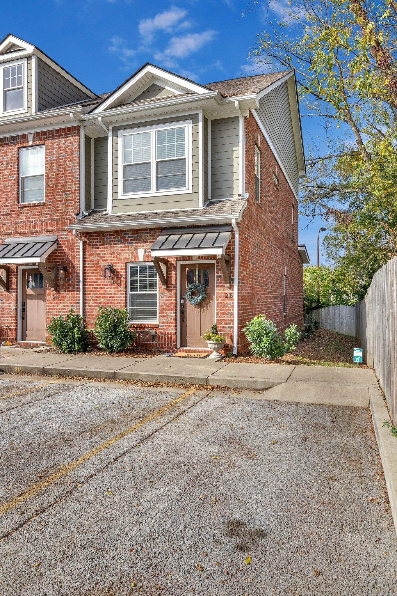 1019 N Maple St Unit: 2E