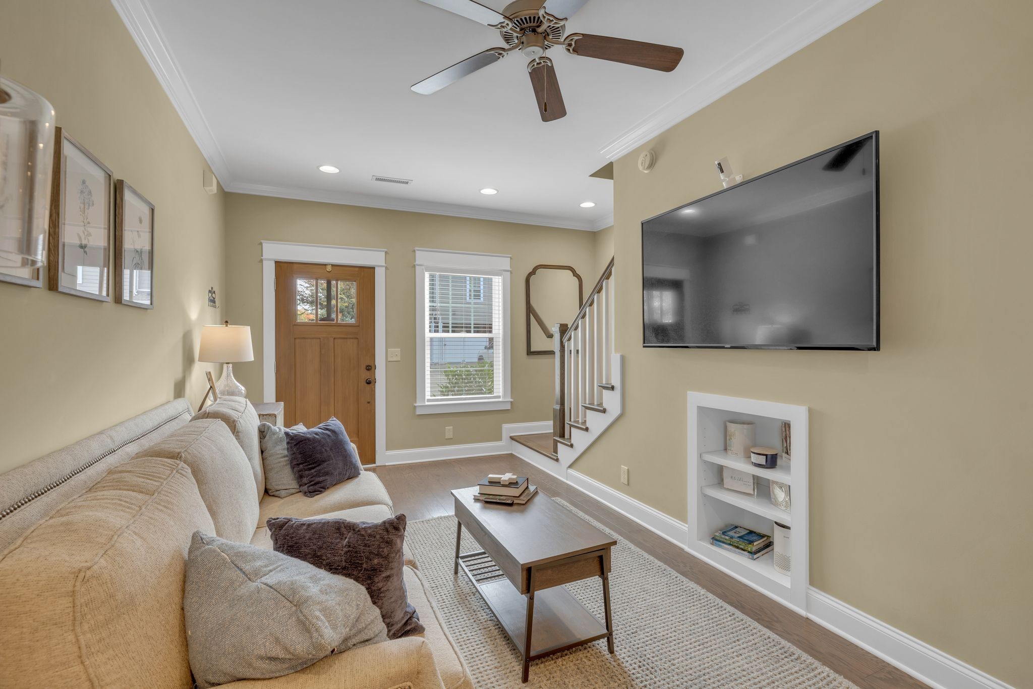 1019 N Maple St Unit: 2E