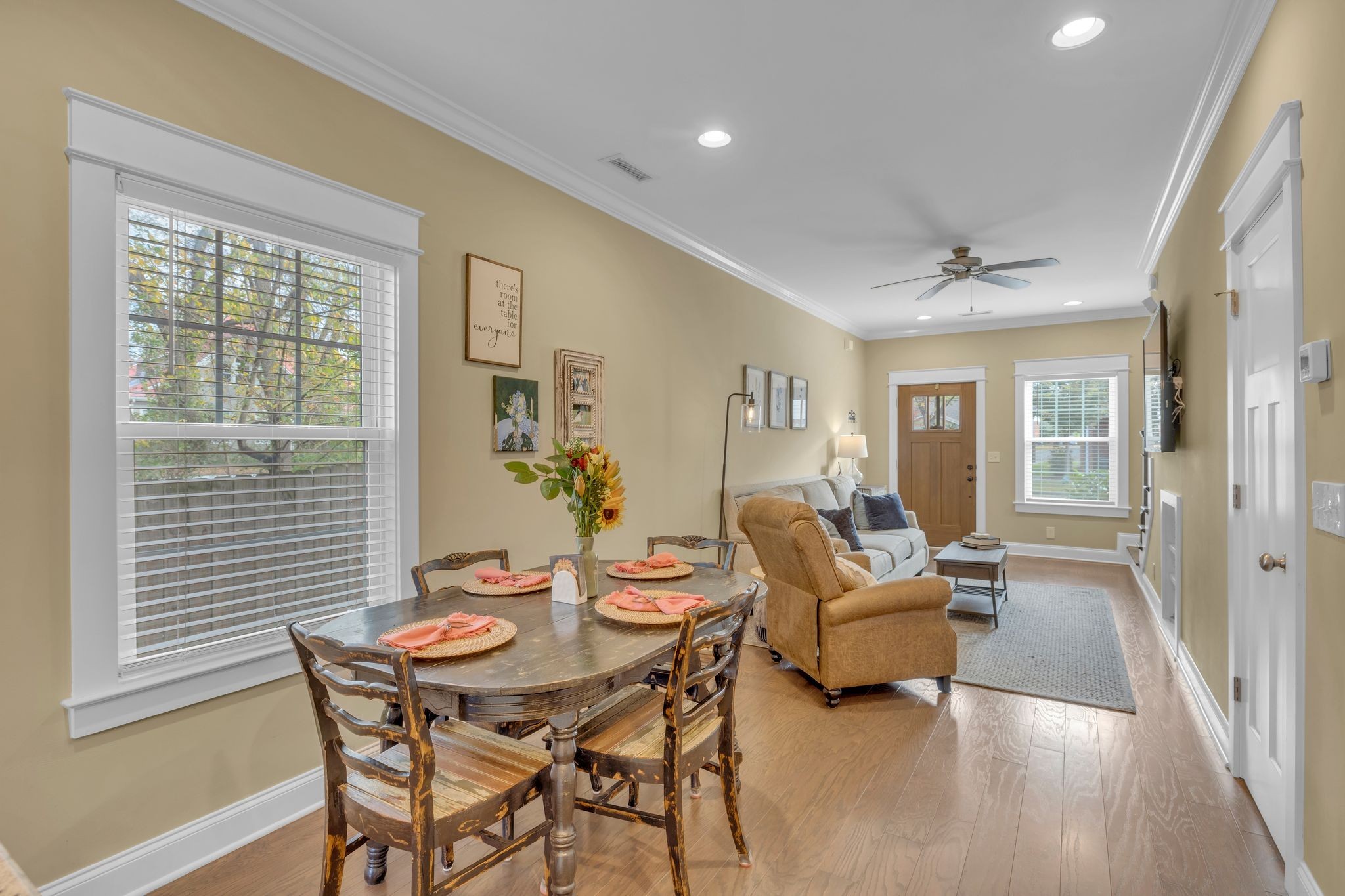 1019 N Maple St Unit: 2E