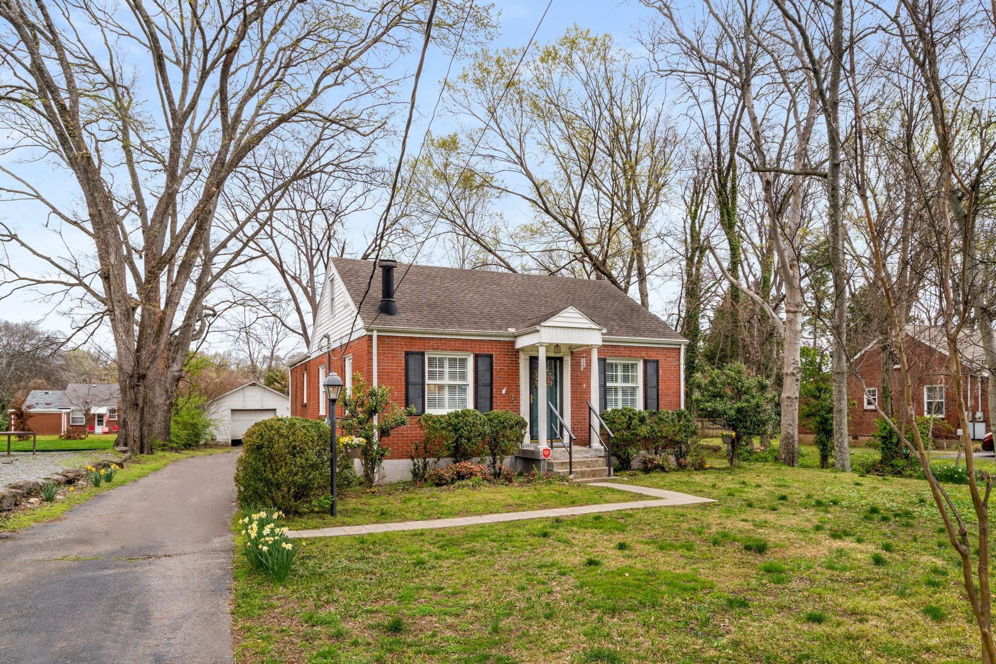 1108 Woodvale Dr