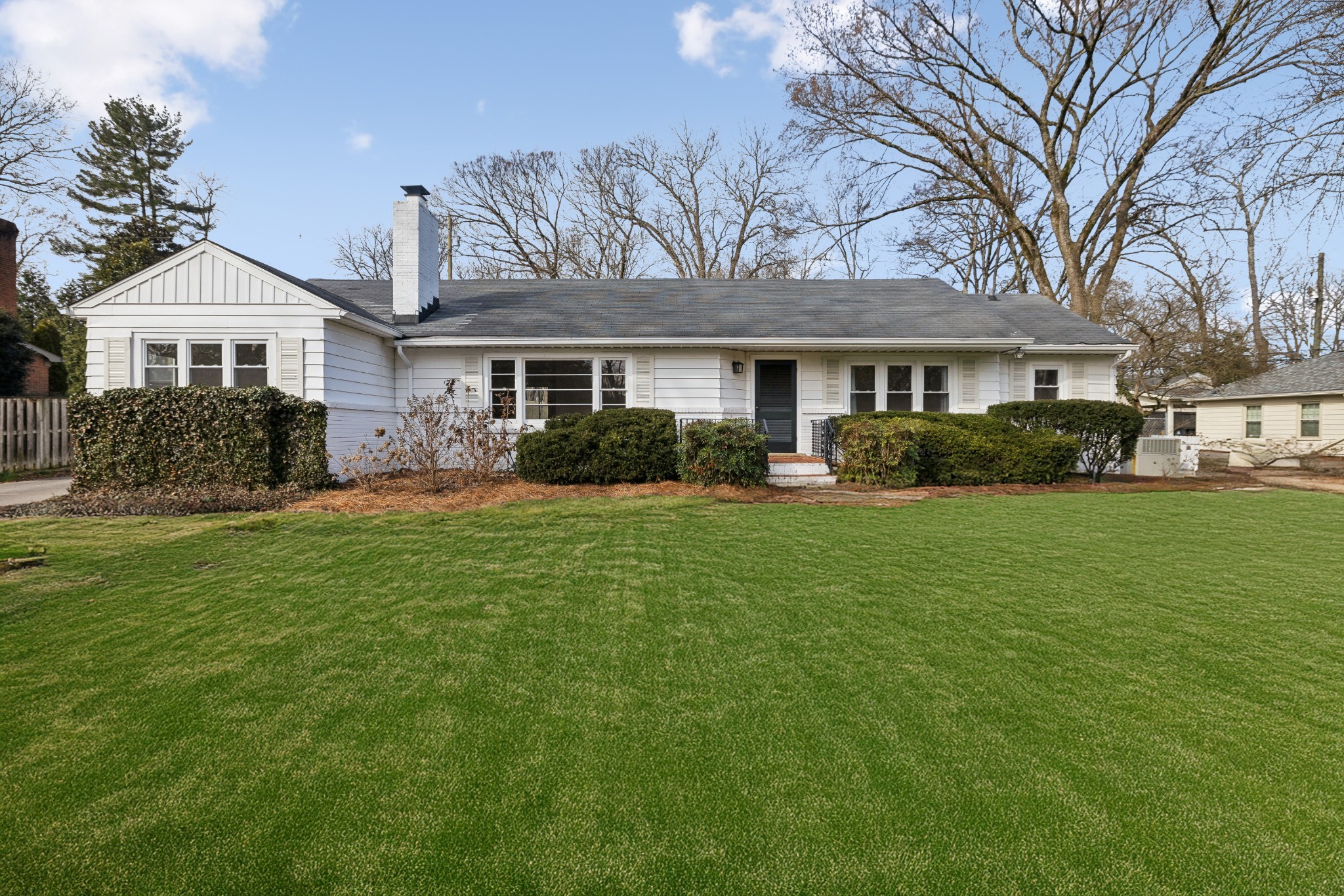 1221 Nichol Ln