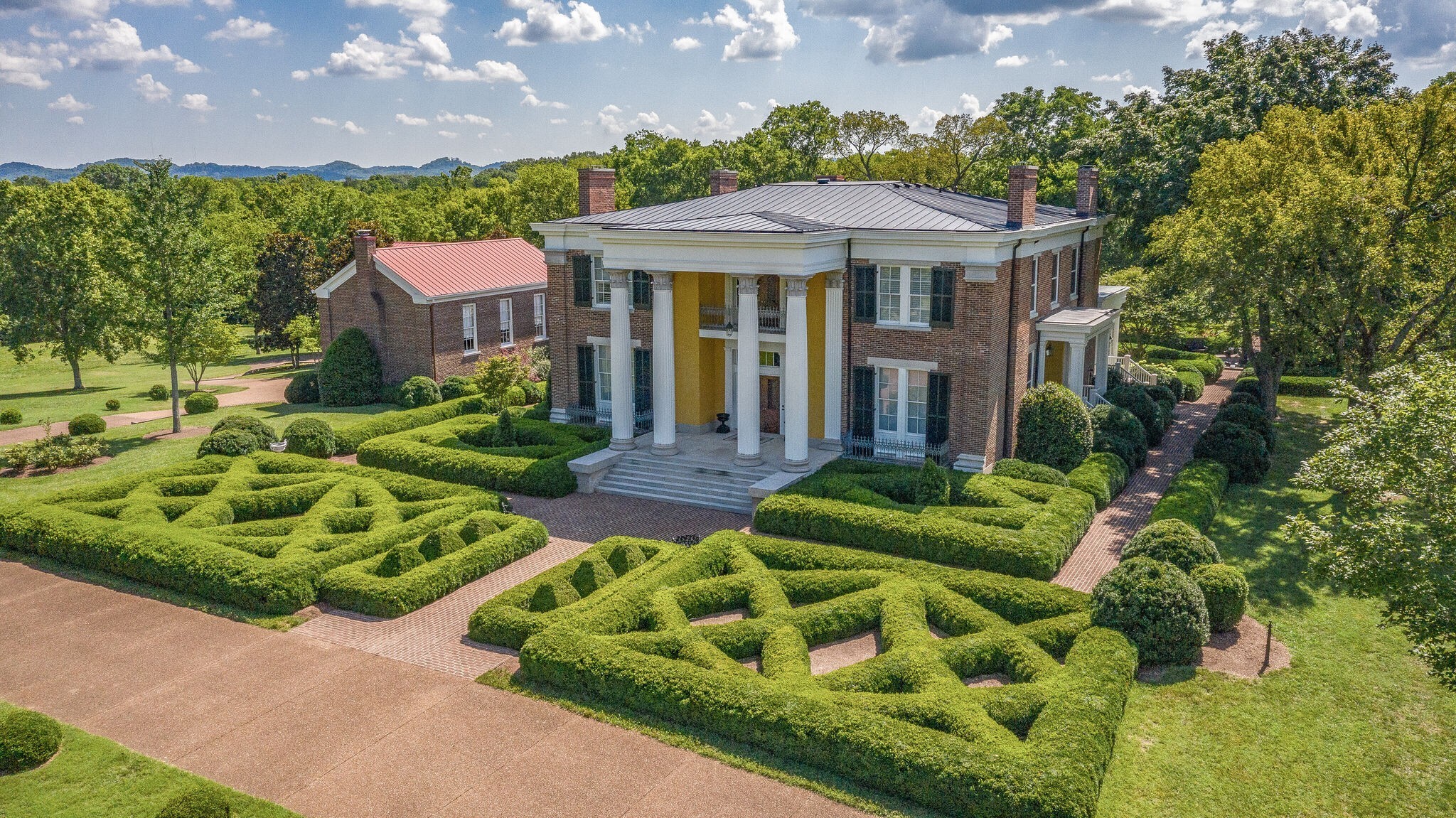 1711 Old Hillsboro Rd
